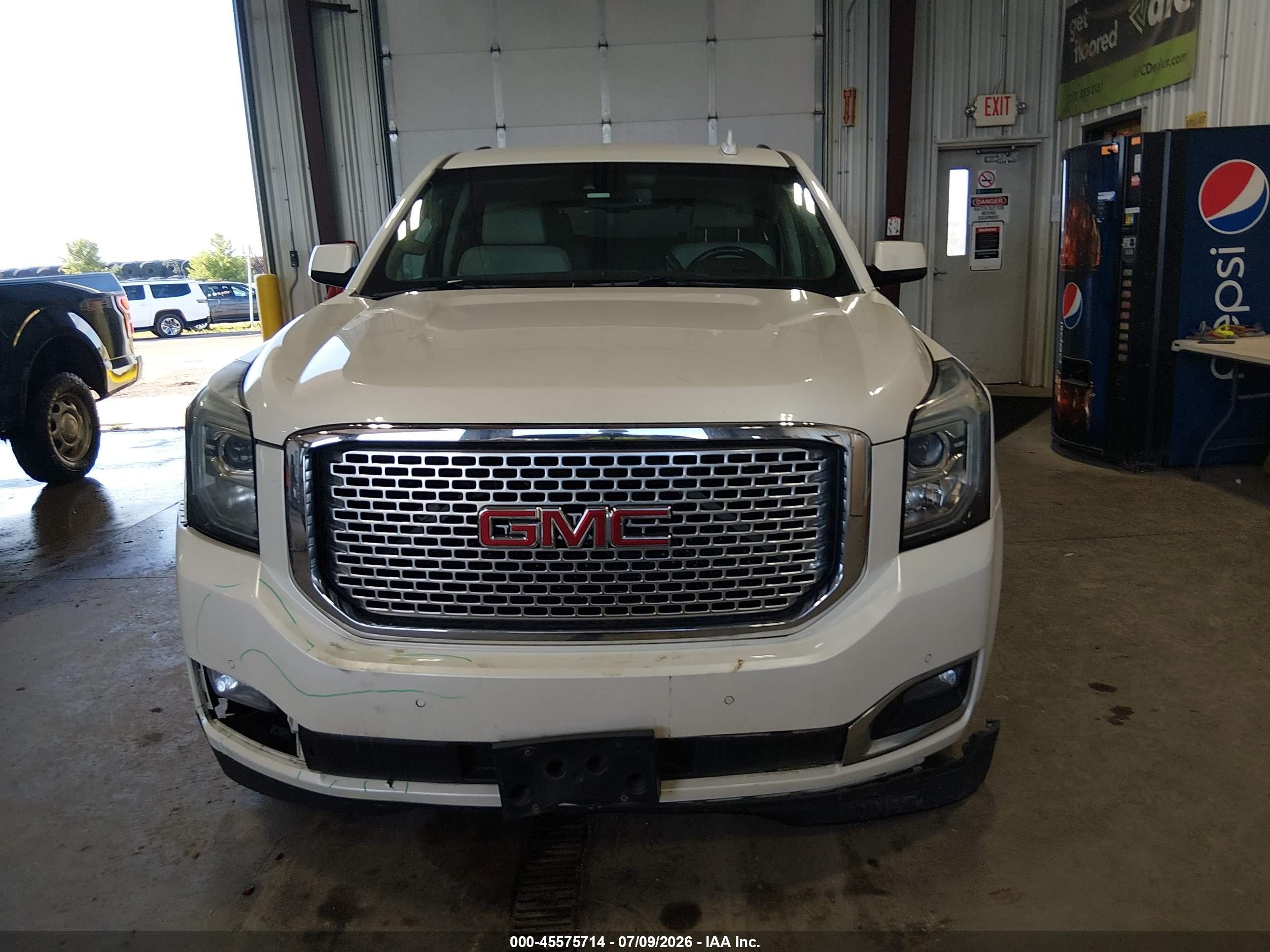2015 Gmc Yukon Denali White vin: 1GKS2CKJ5FR510752