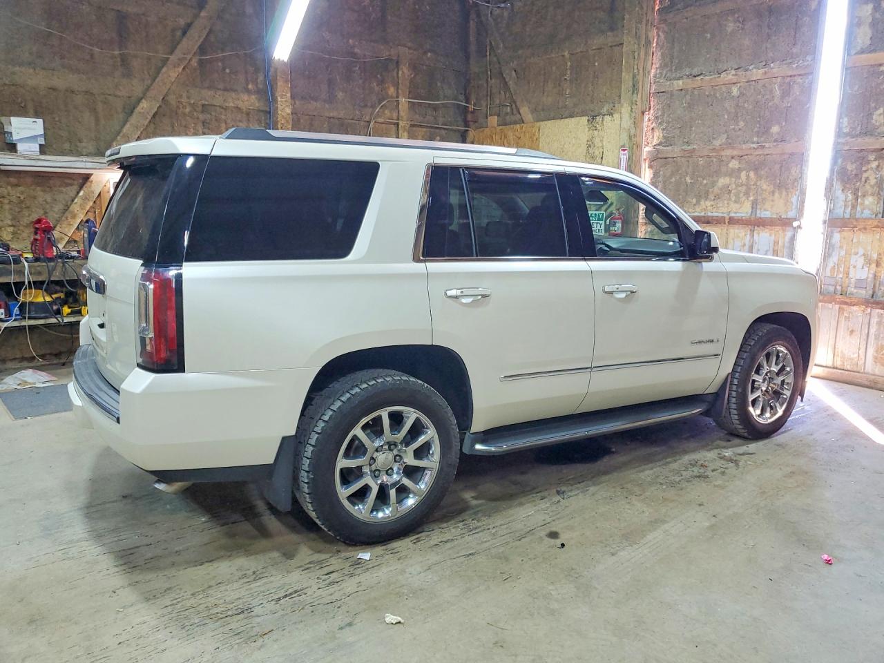 2015 Gmc Yukon Белый vin: 1GKS2CKJ6FR602372