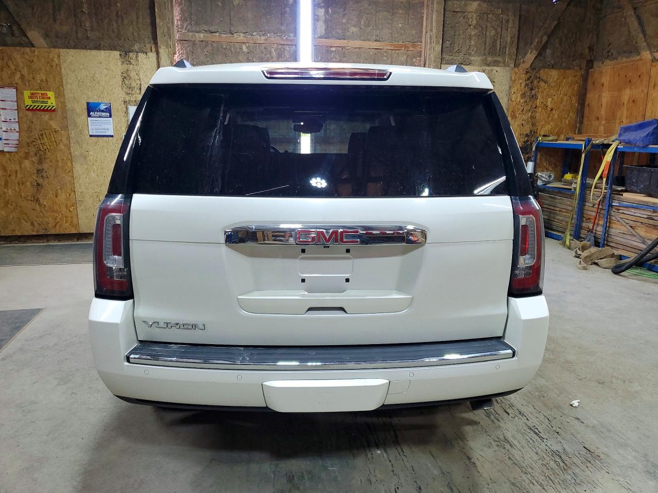 2015 Gmc Yukon Белый vin: 1GKS2CKJ6FR602372