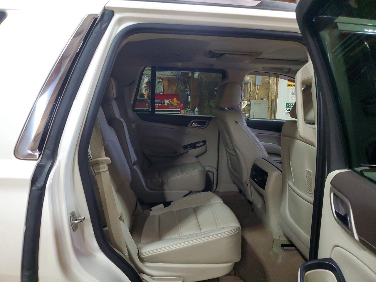 2015 Gmc Yukon Белый vin: 1GKS2CKJ6FR602372