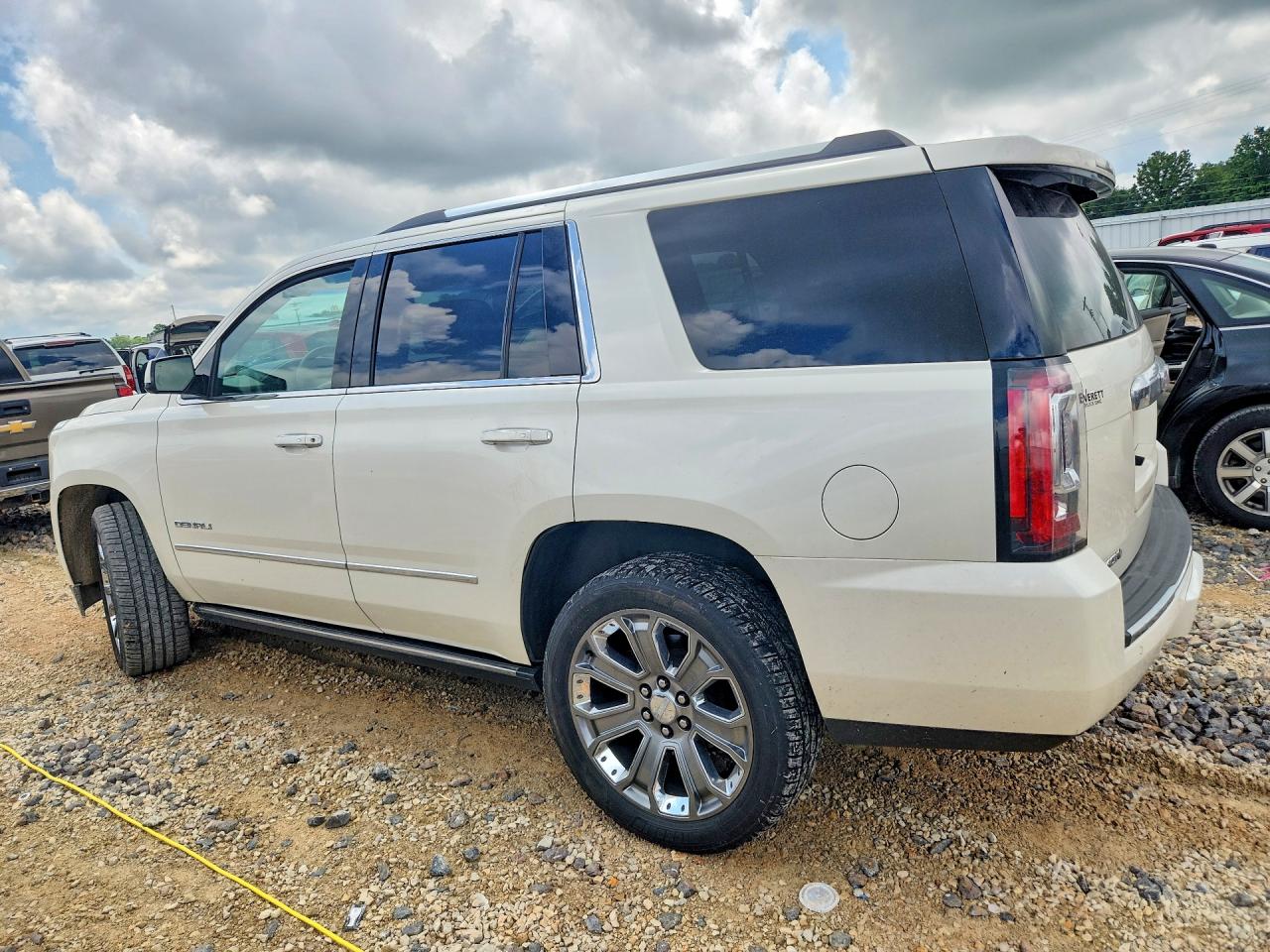 2015 Gmc Yukon Denali White vin: 1GKS2CKJ6FR728182