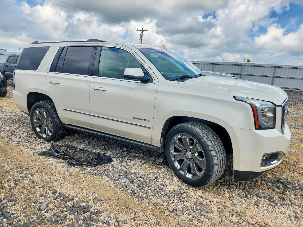 2015 Gmc Yukon Denali White vin: 1GKS2CKJ6FR728182