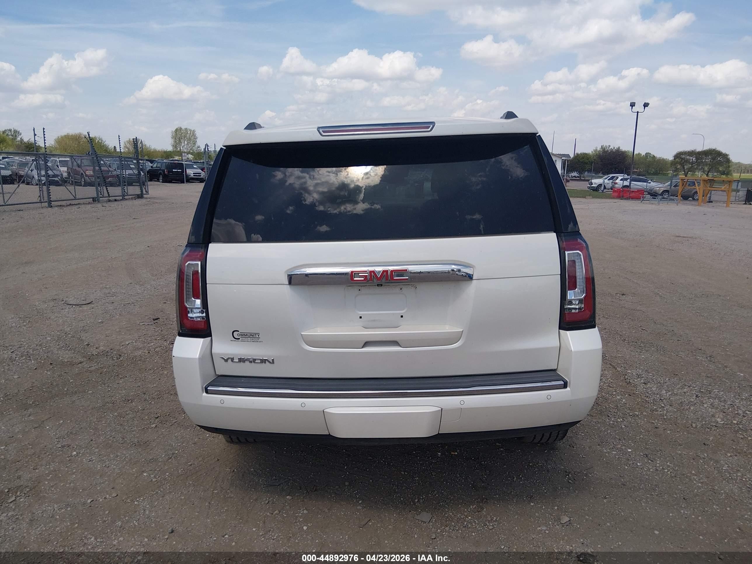 2015 Gmc Yukon Denali White vin: 1GKS2CKJ7FR567583