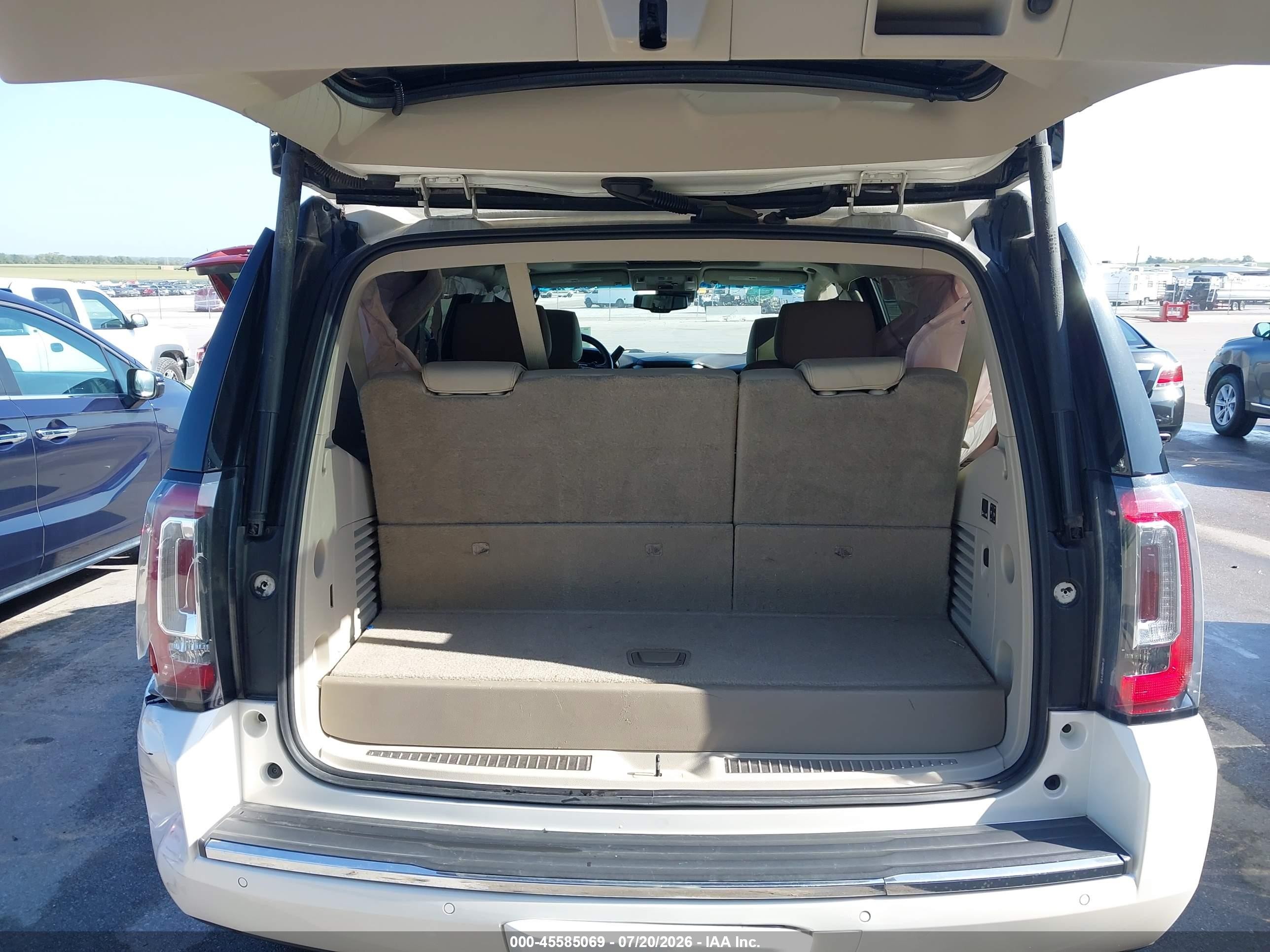 2015 Gmc Yukon Denali White vin: 1GKS2CKJ8FR627659