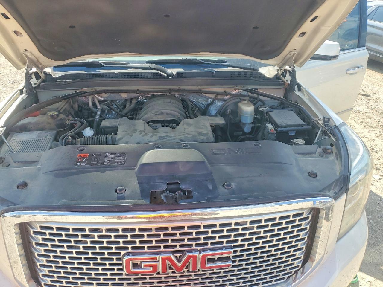 2015 Gmc Yukon Denali White vin: 1GKS2CKJ9FR134959