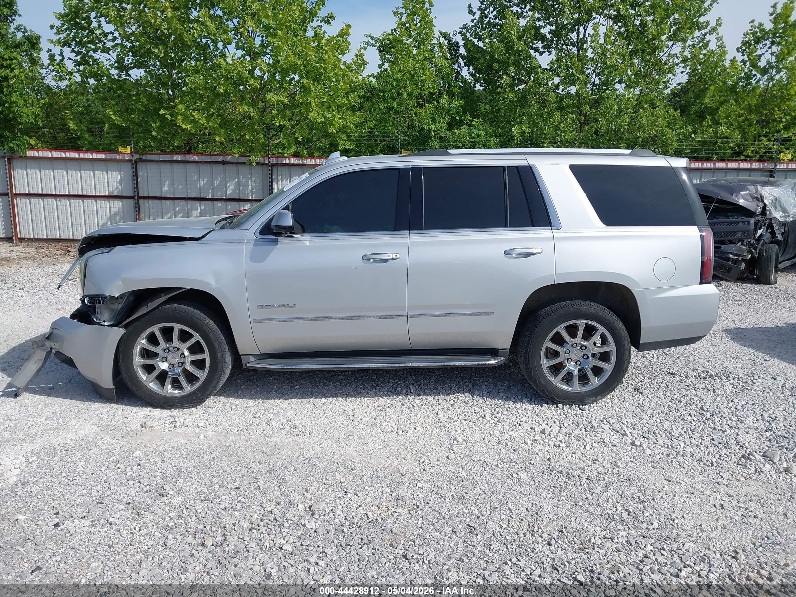 2016 Gmc Yukon Denali Silver vin: 1GKS2CKJ9GR102496