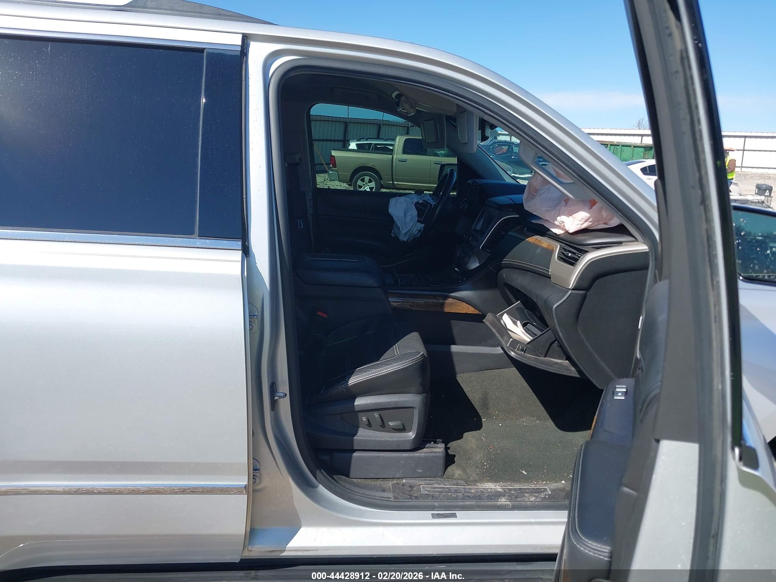 2016 Gmc Yukon Denali Silver vin: 1GKS2CKJ9GR102496