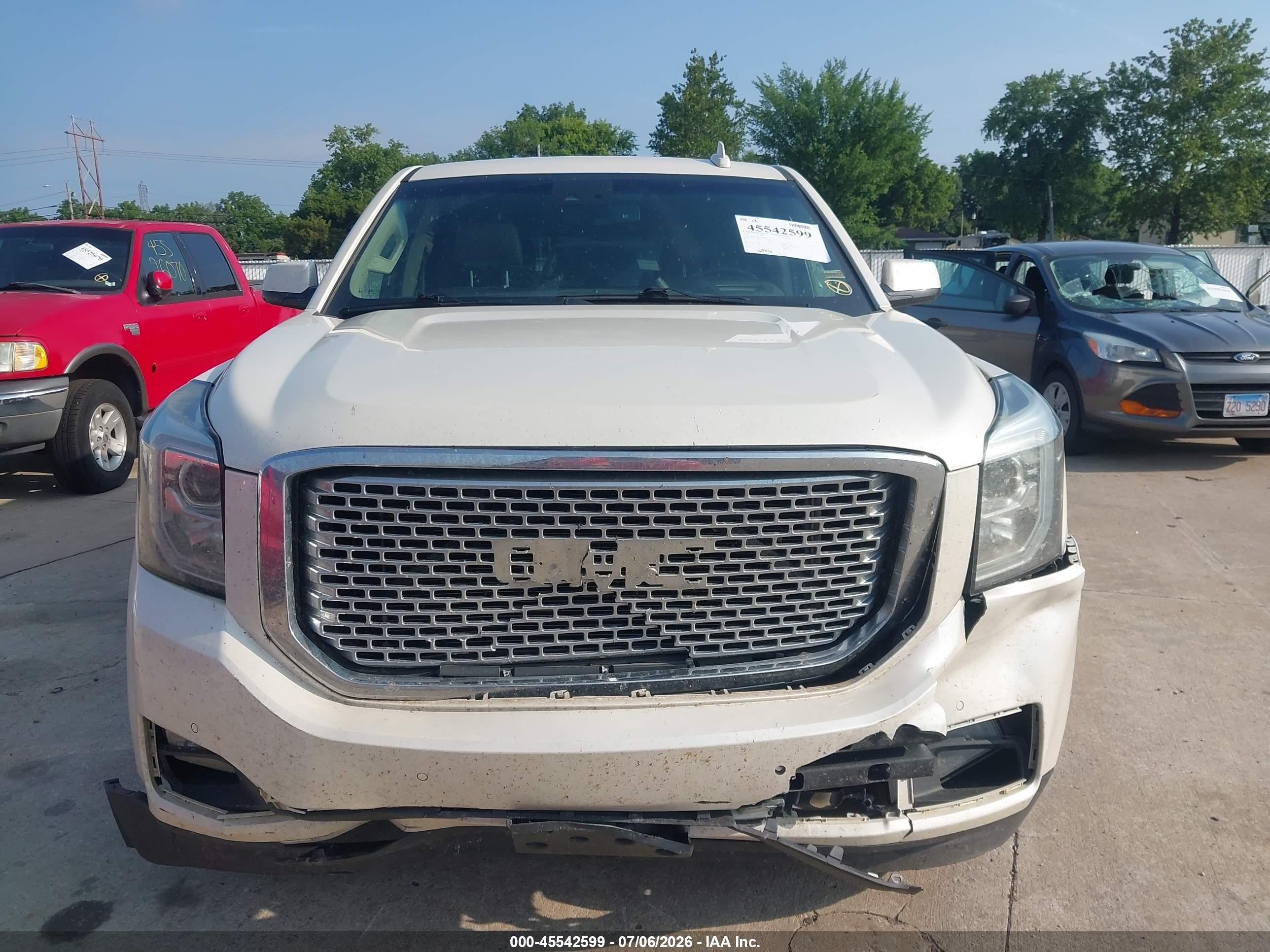 2015 Gmc Yukon Denali White vin: 1GKS2CKJXFR547599