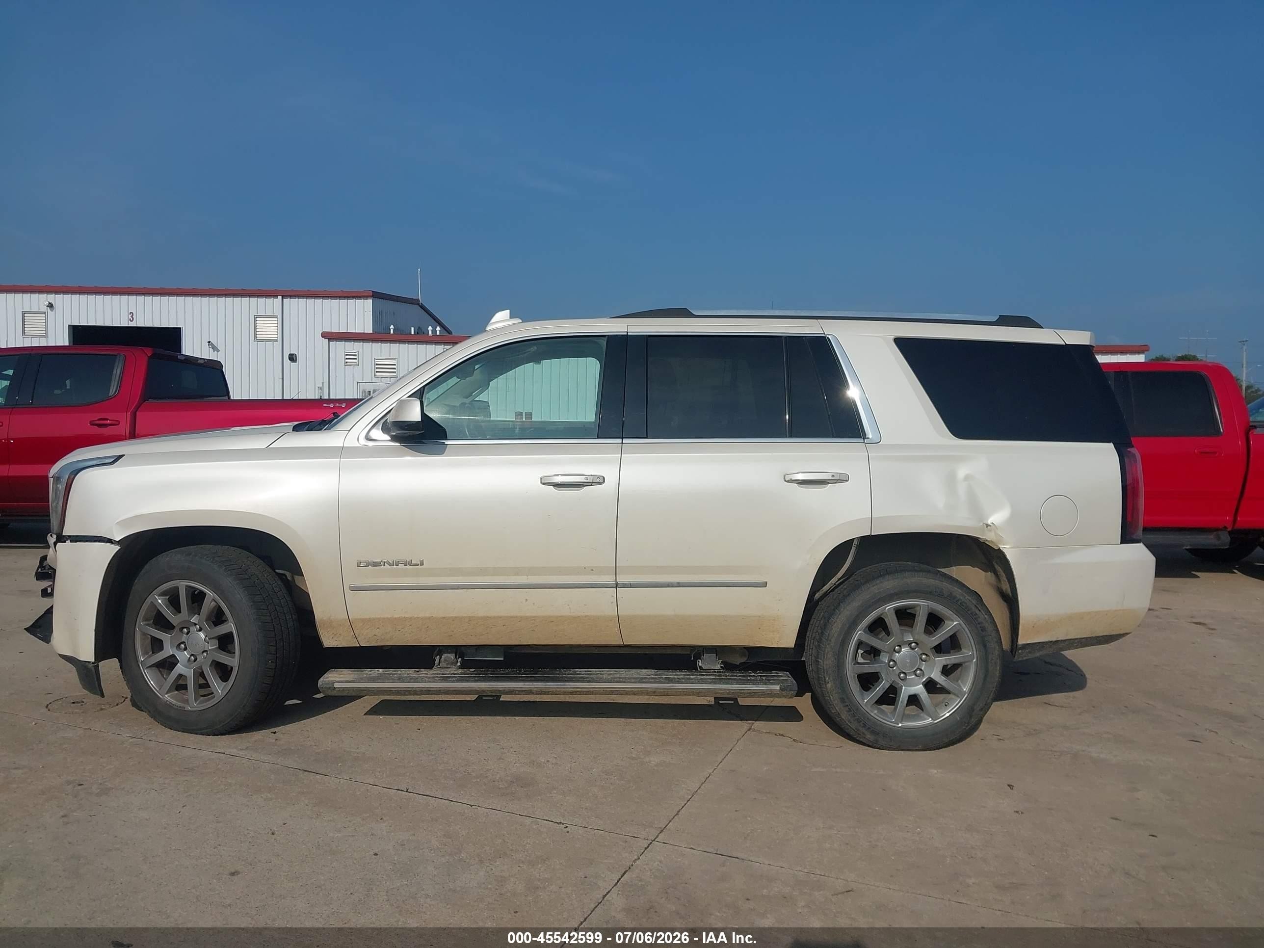 2015 Gmc Yukon Denali White vin: 1GKS2CKJXFR547599