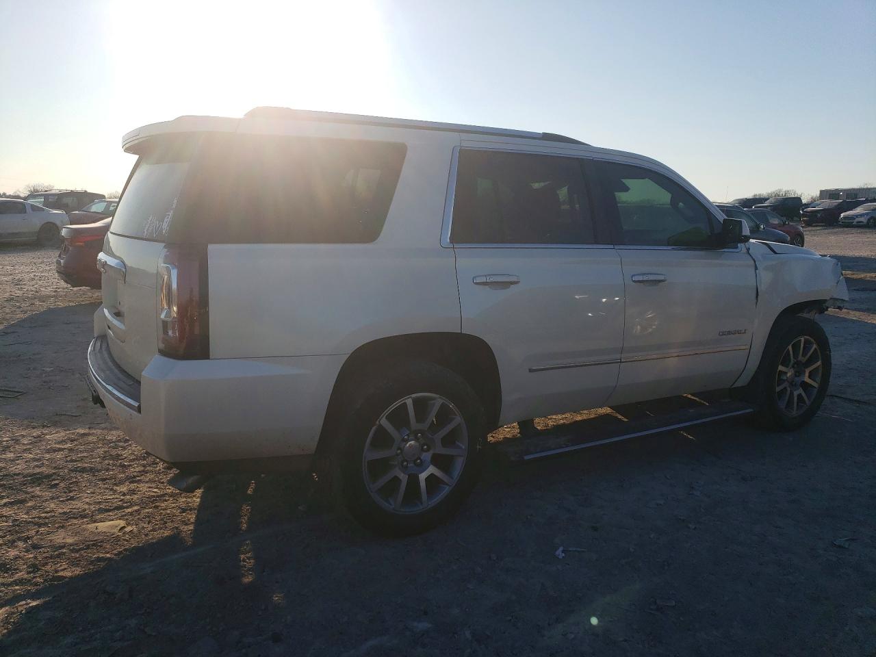 2015 Gmc Yukon Denali White vin: 1GKS2CKJXFR581493