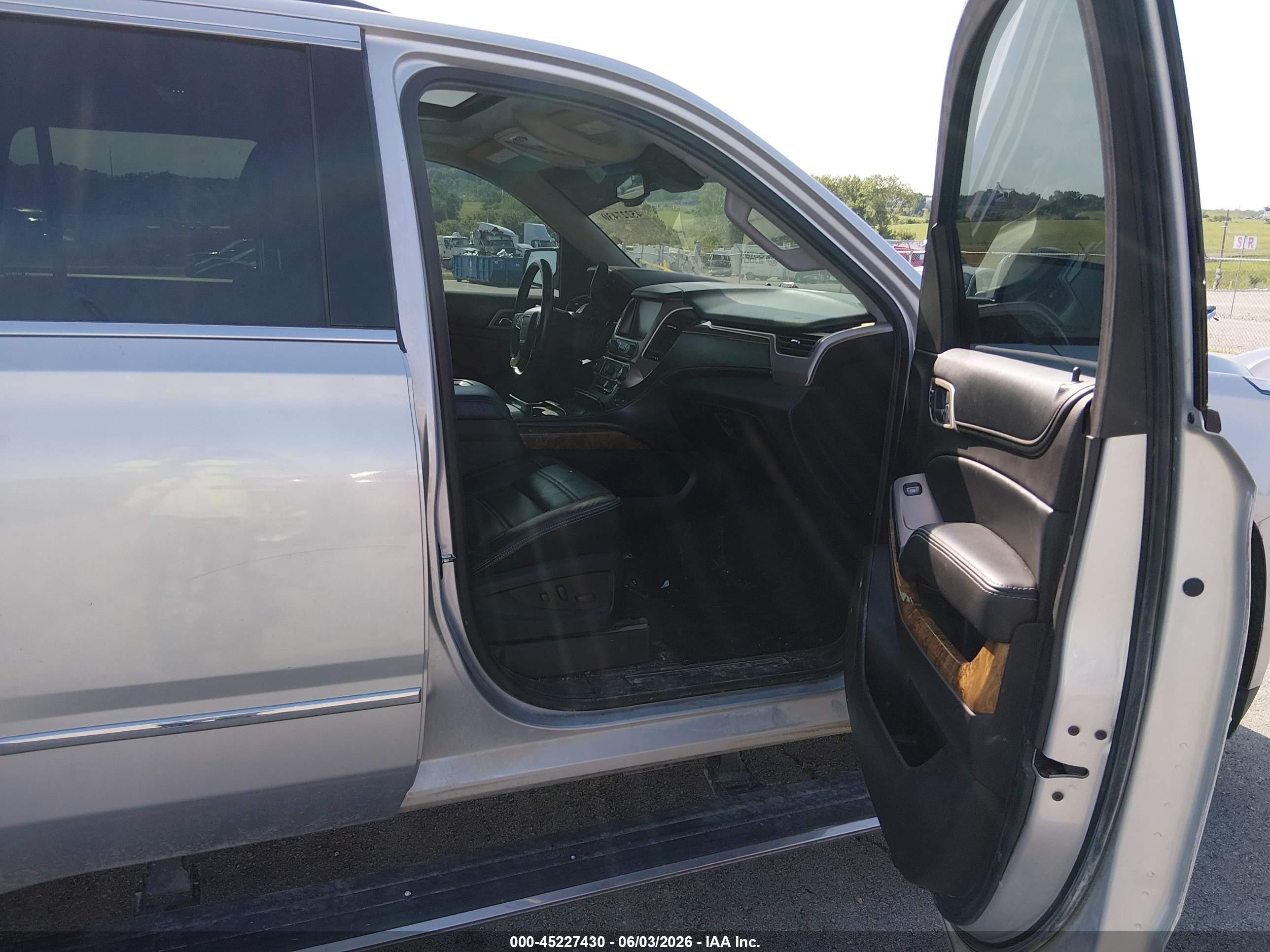 2015 Gmc Yukon Denali Silver vin: 1GKS2CKJXFR677253