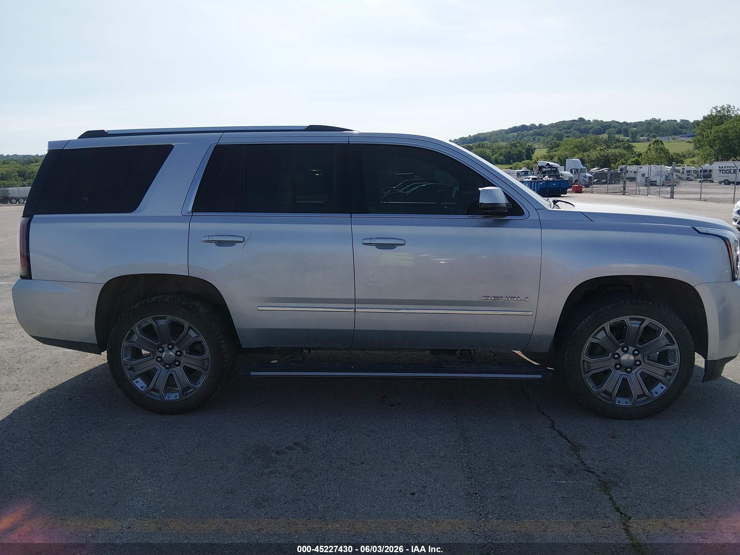 2015 Gmc Yukon Denali Silver vin: 1GKS2CKJXFR677253