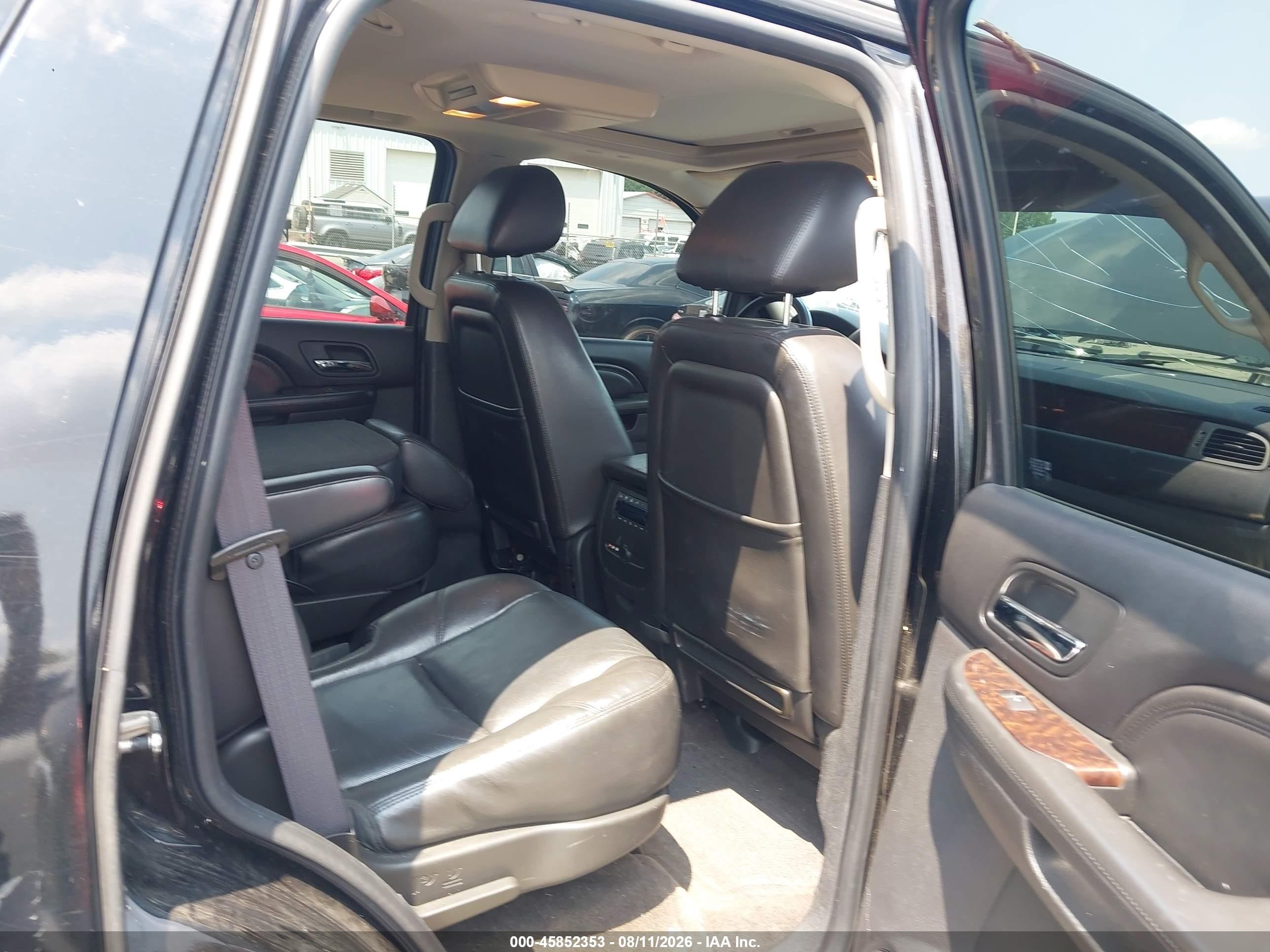 2011 Gmc Yukon Denali Black vin: 1GKS2EEF0BR240858