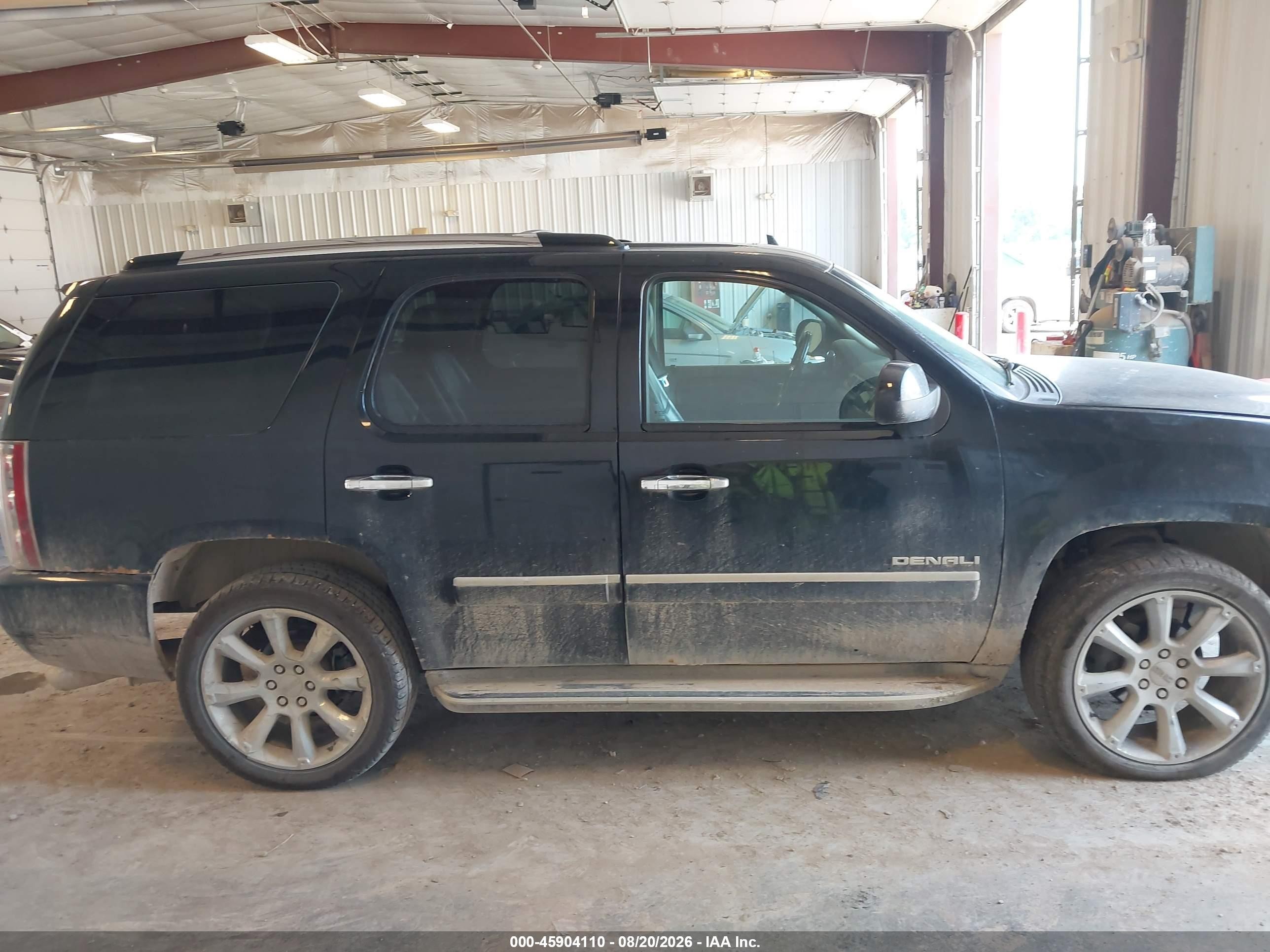 2011 Gmc Yukon Denali Black vin: 1GKS2EEF0BR251875