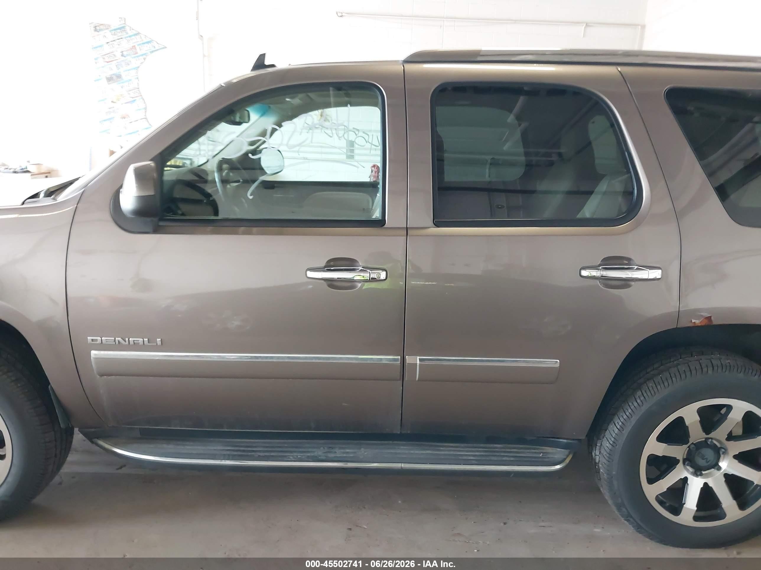 2011 Gmc Yukon Denali Brown vin: 1GKS2EEF0BR294970