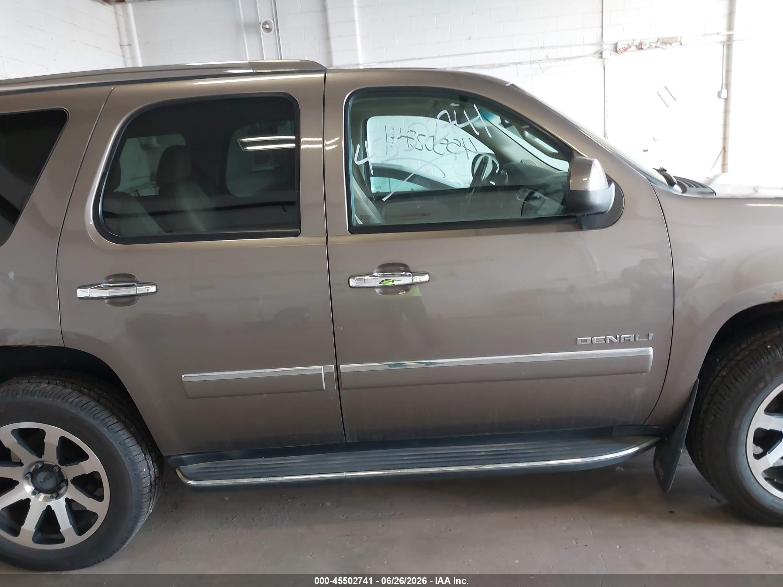 2011 Gmc Yukon Denali Brown vin: 1GKS2EEF0BR294970