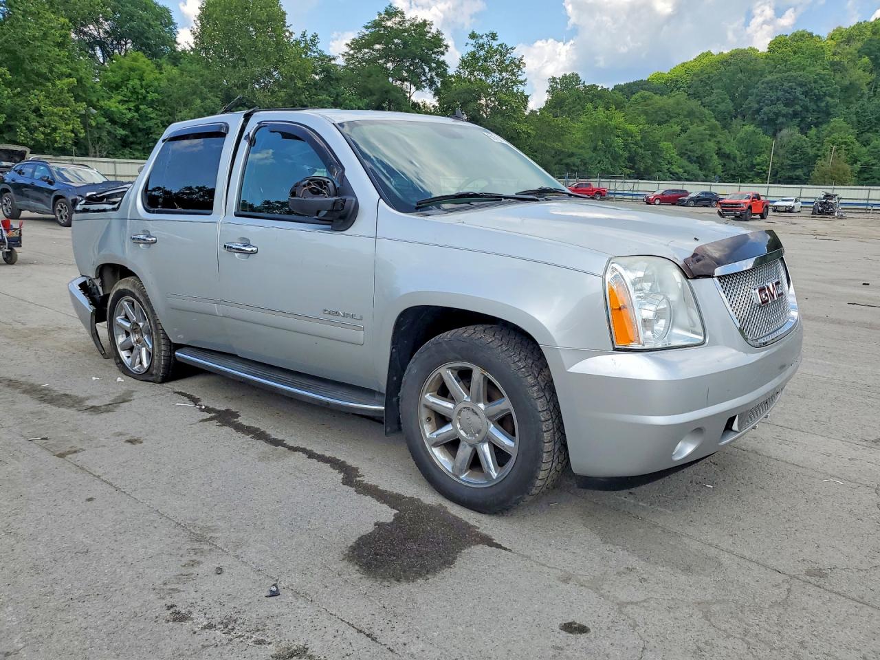 2012 Gmc Yukon Denali Silver vin: 1GKS2EEF0CR140471