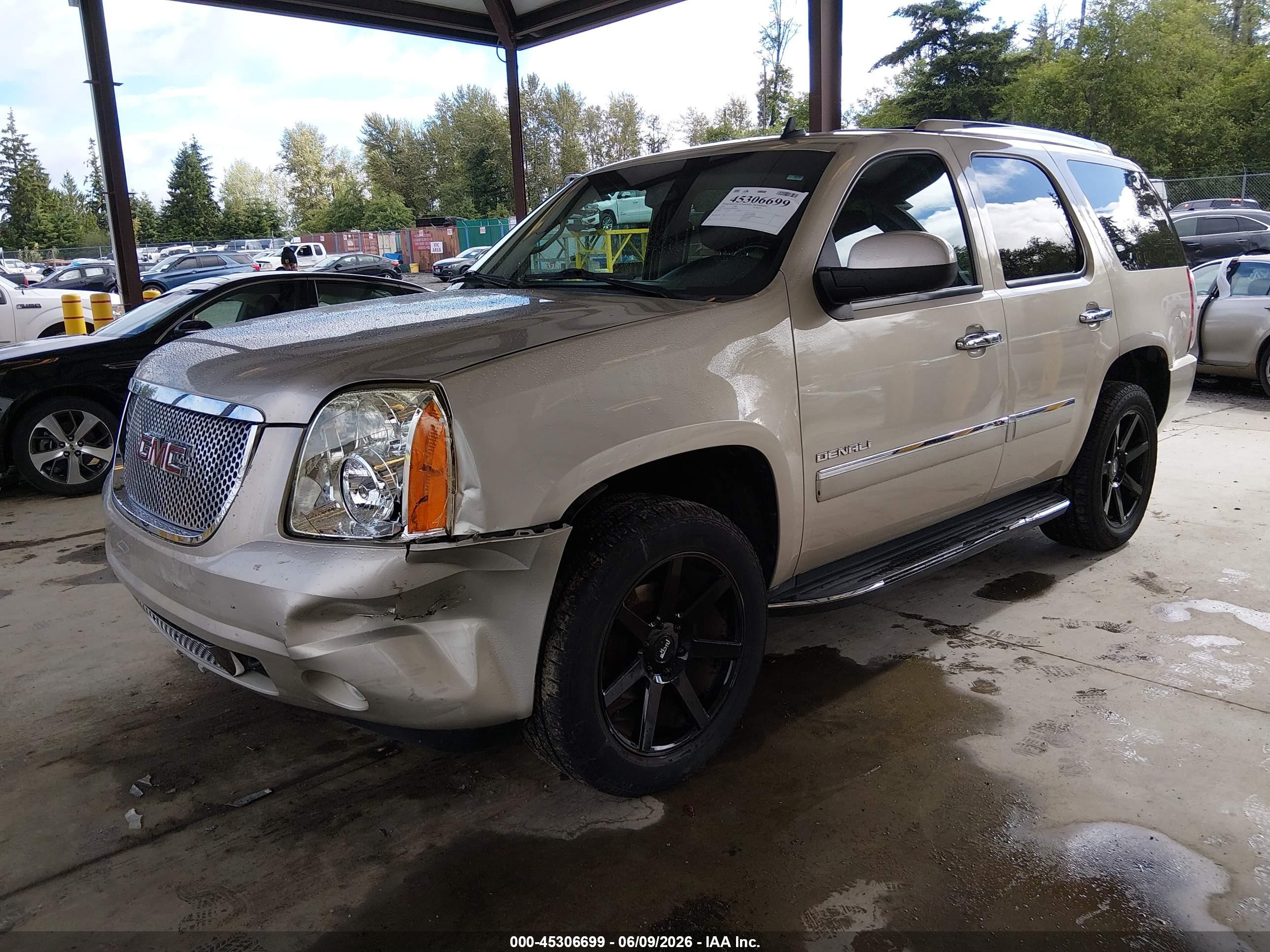 2013 Gmc Yukon Denali Beige vin: 1GKS2EEF0DR200833