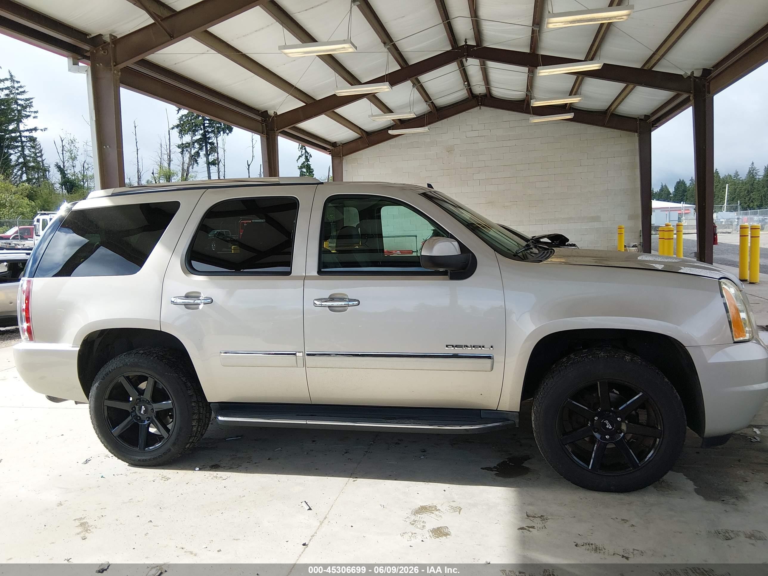 2013 Gmc Yukon Denali Beige vin: 1GKS2EEF0DR200833
