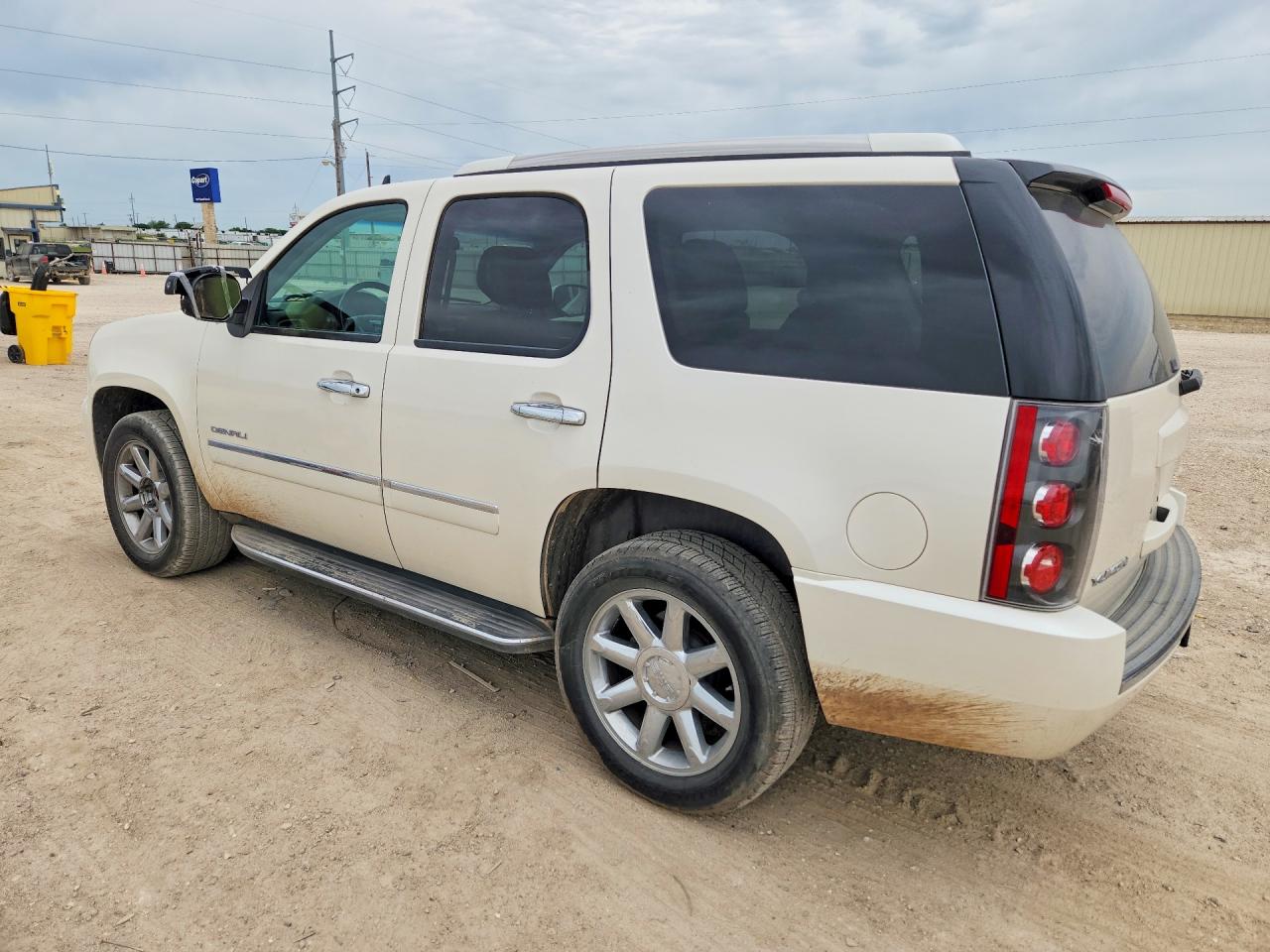 2013 Gmc Yukon White vin: 1GKS2EEF0DR228292