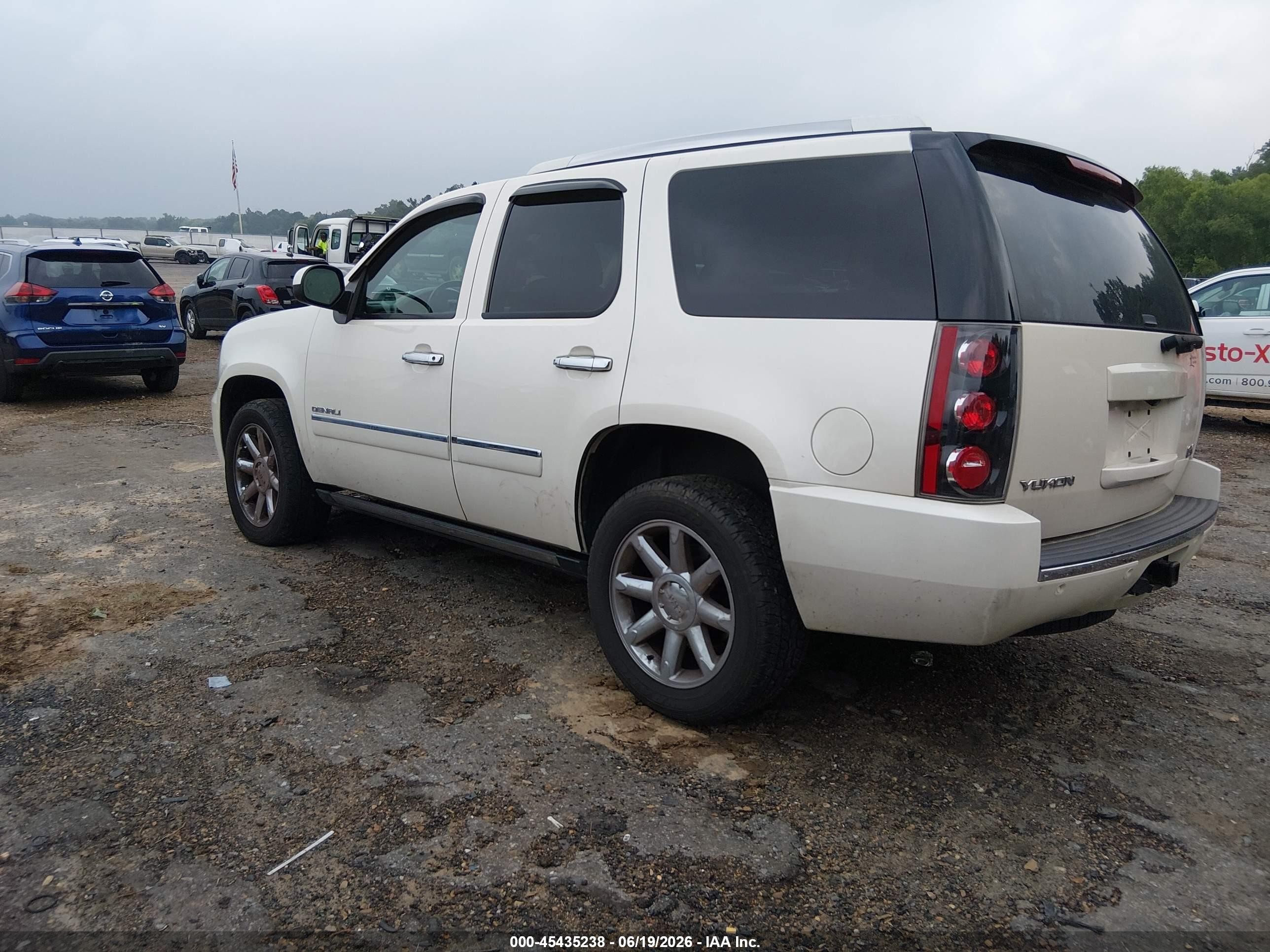 2013 Gmc Yukon Denali Белый vin: 1GKS2EEF0DR329705