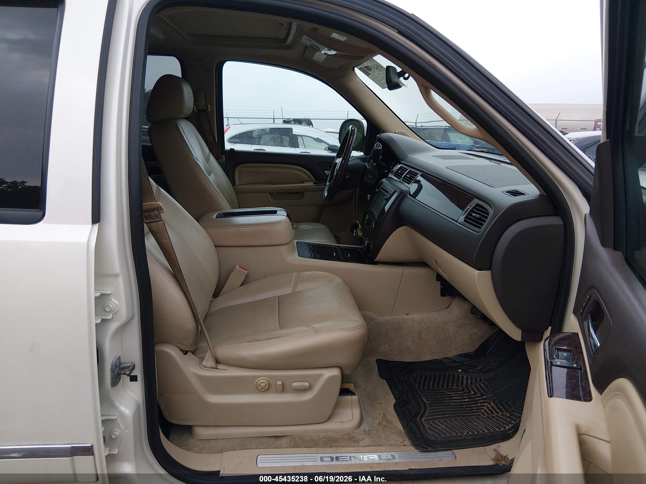 2013 Gmc Yukon Denali Белый vin: 1GKS2EEF0DR329705