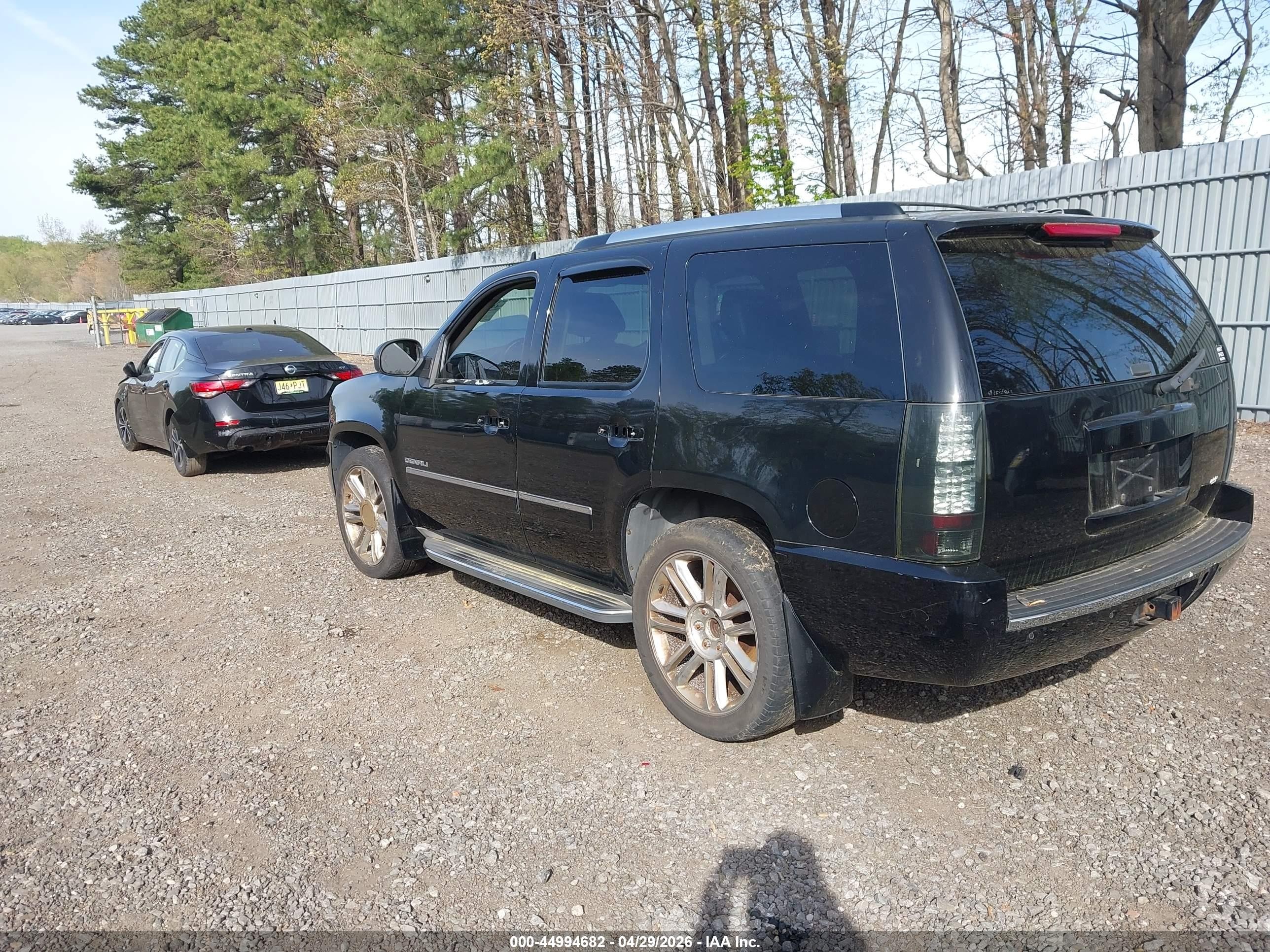 2011 Gmc Yukon Denali Black vin: 1GKS2EEF1BR103427