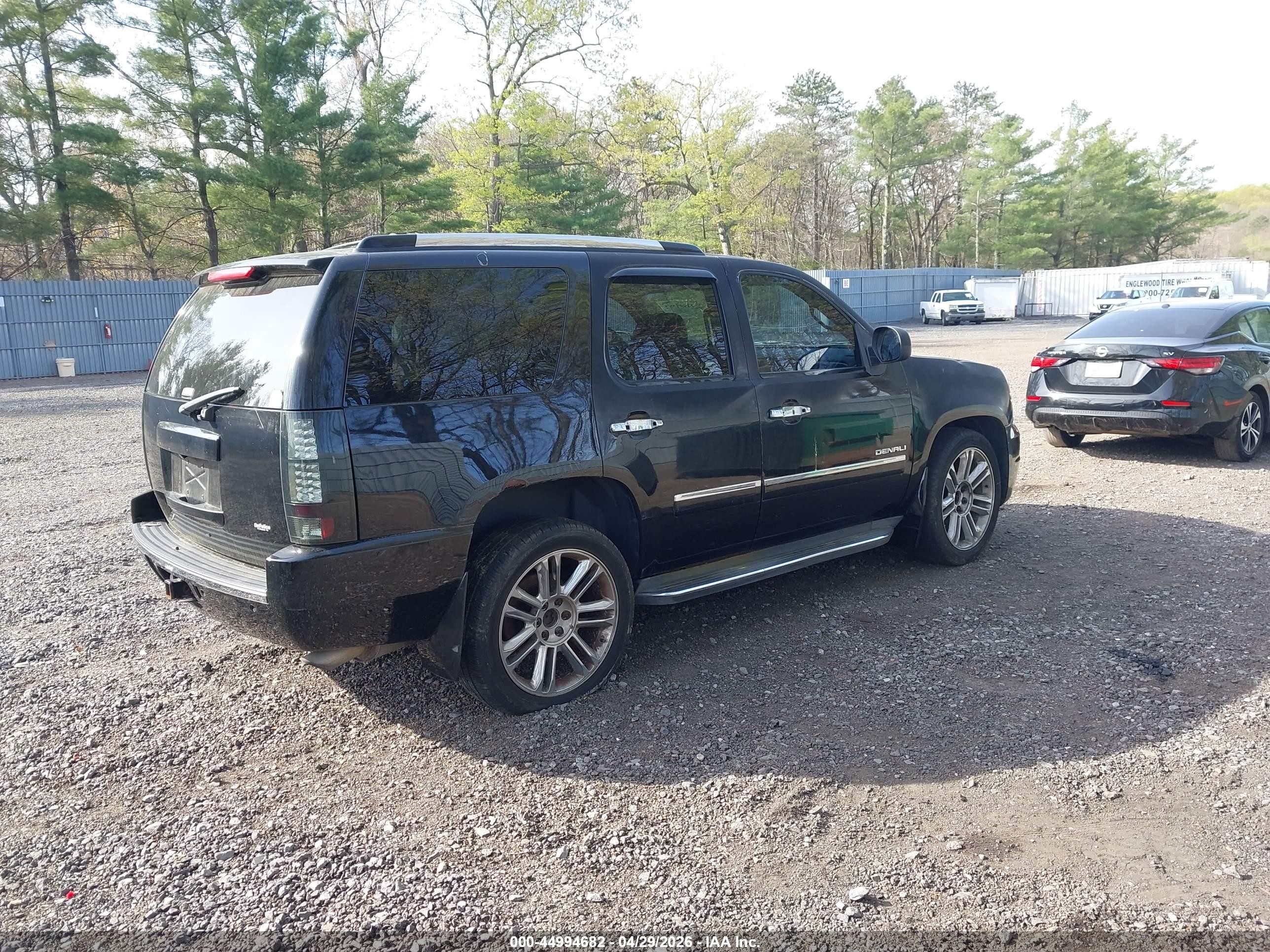 2011 Gmc Yukon Denali Black vin: 1GKS2EEF1BR103427