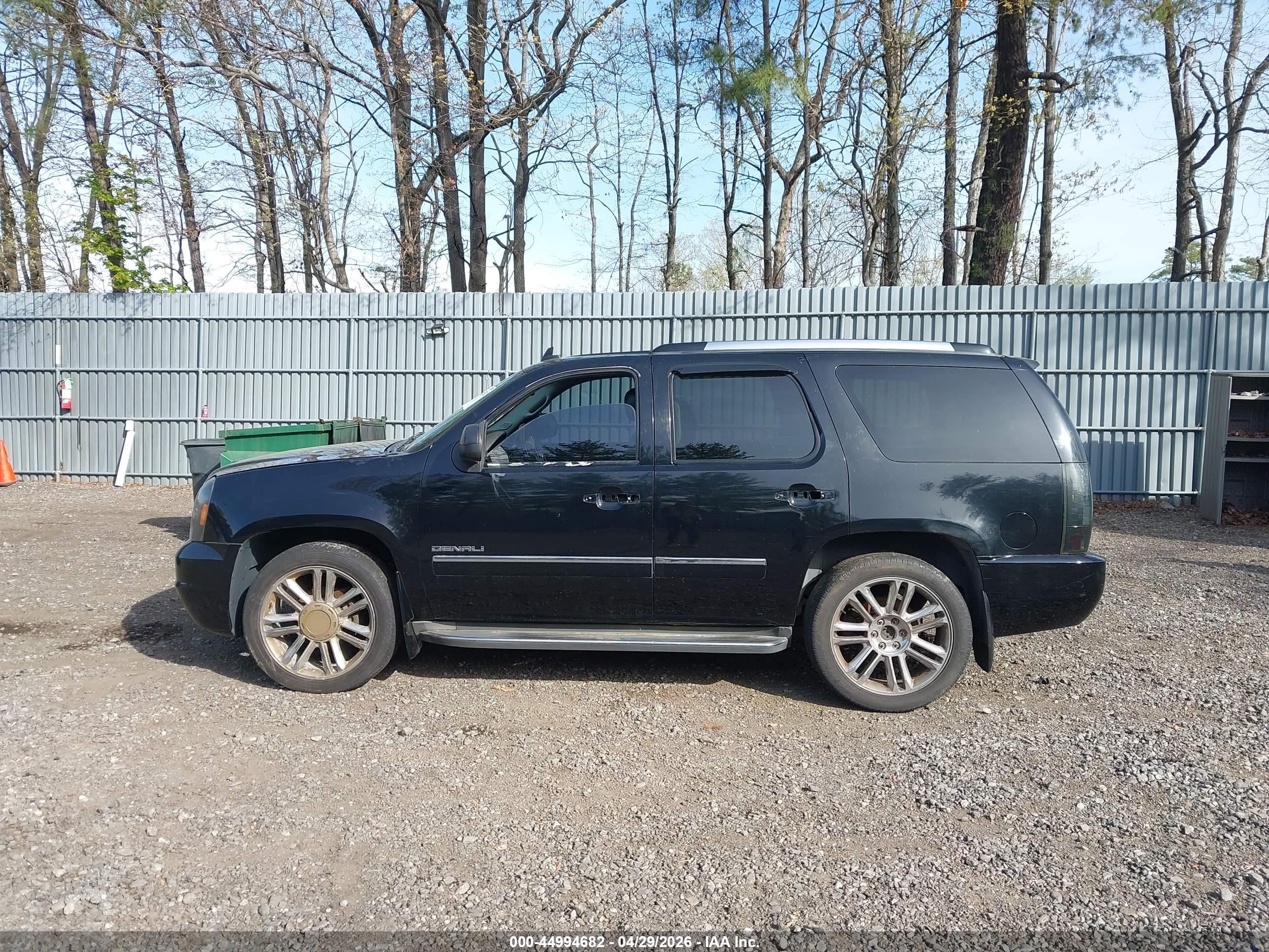 2011 Gmc Yukon Denali Black vin: 1GKS2EEF1BR103427