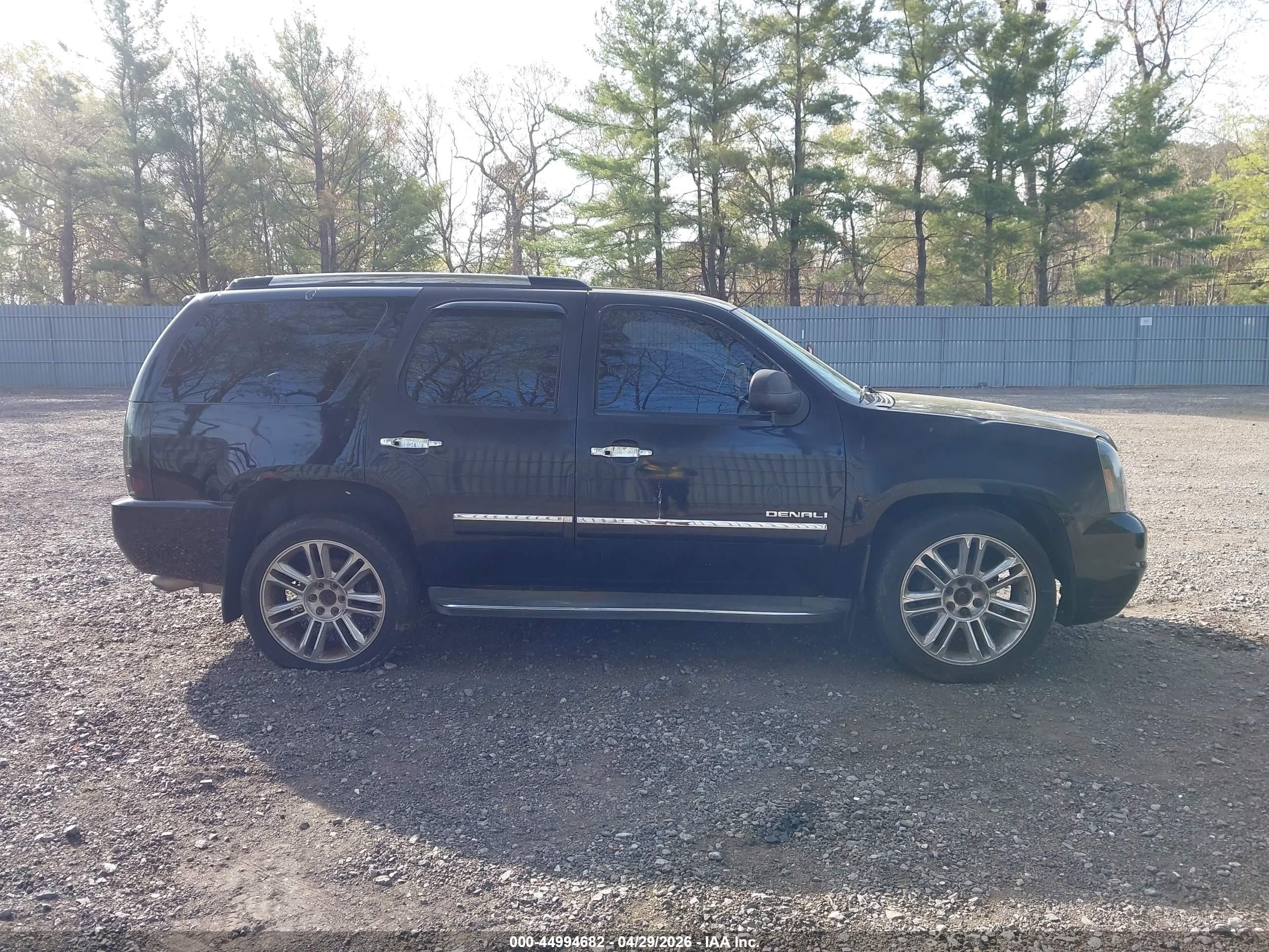 2011 Gmc Yukon Denali Black vin: 1GKS2EEF1BR103427