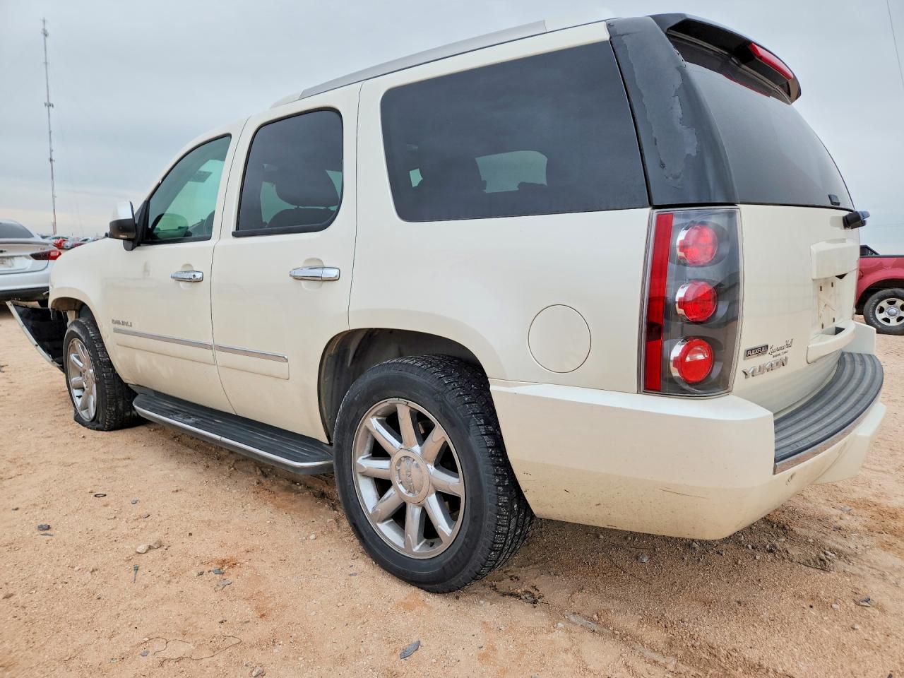 2011 Gmc Yukon Denali Beige vin: 1GKS2EEF1BR360989