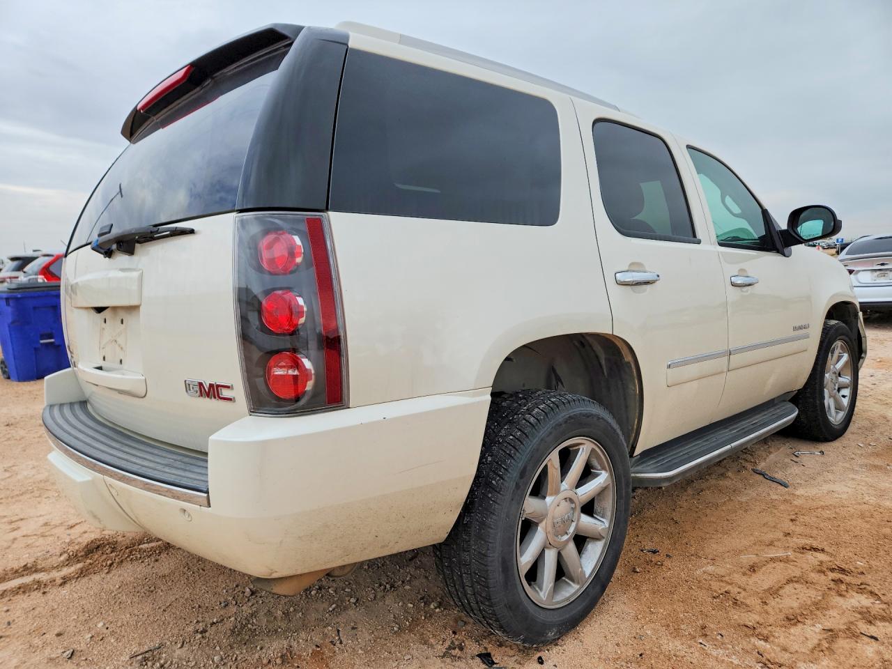 2011 Gmc Yukon Denali Beige vin: 1GKS2EEF1BR360989