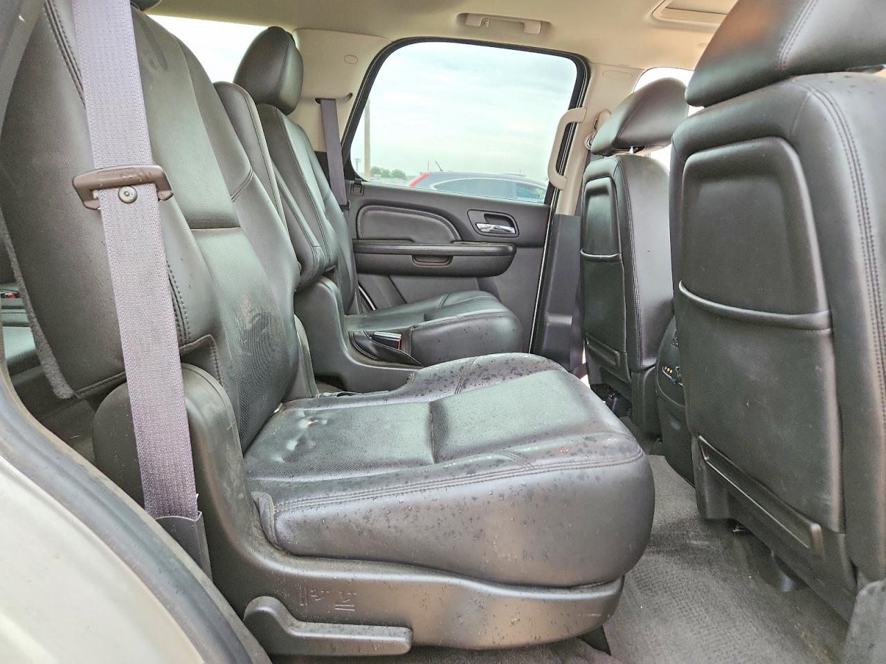 2011 Gmc Yukon Denali Beige vin: 1GKS2EEF1BR360989