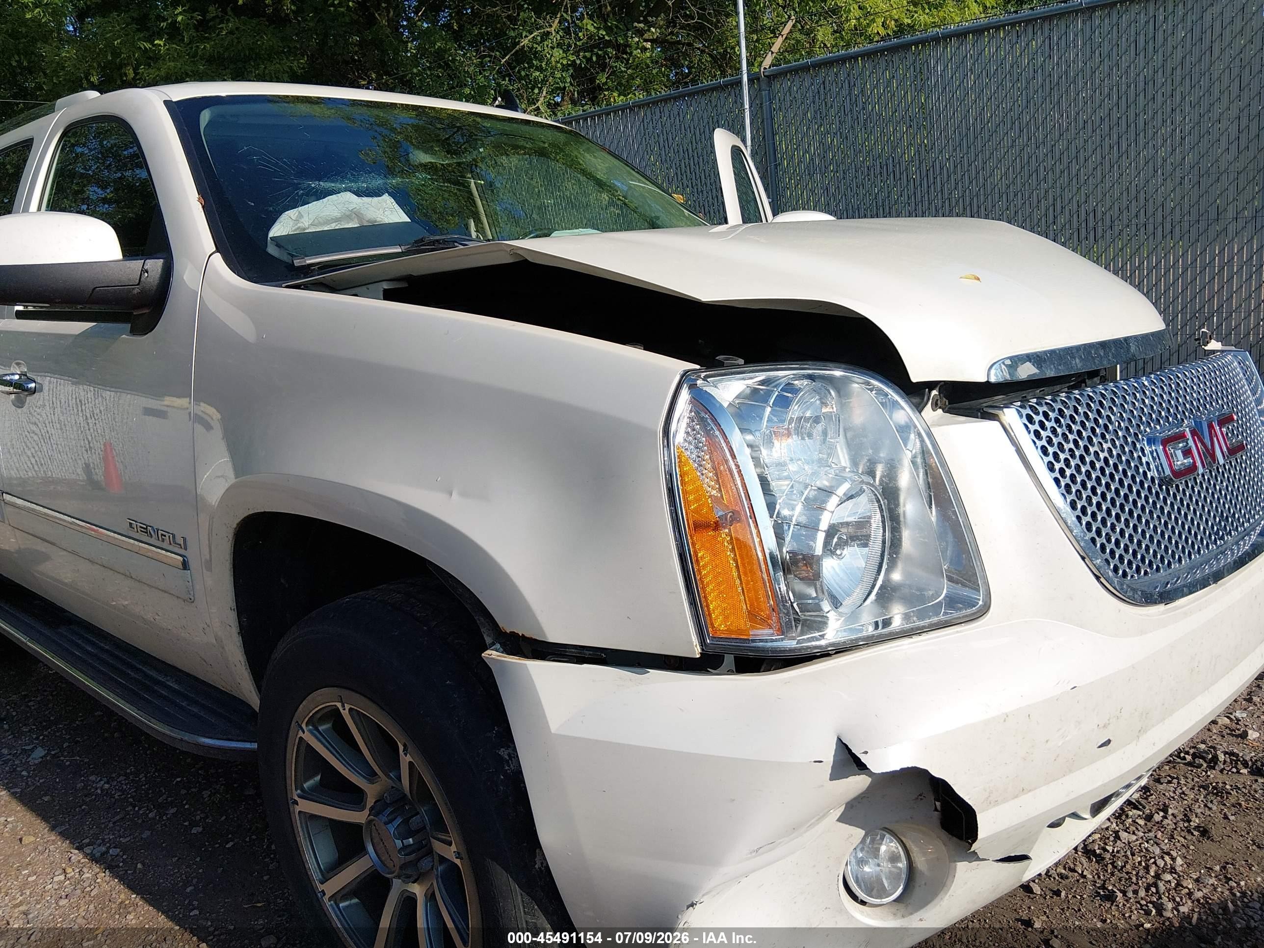2012 Gmc Yukon Denali White vin: 1GKS2EEF1CR283140