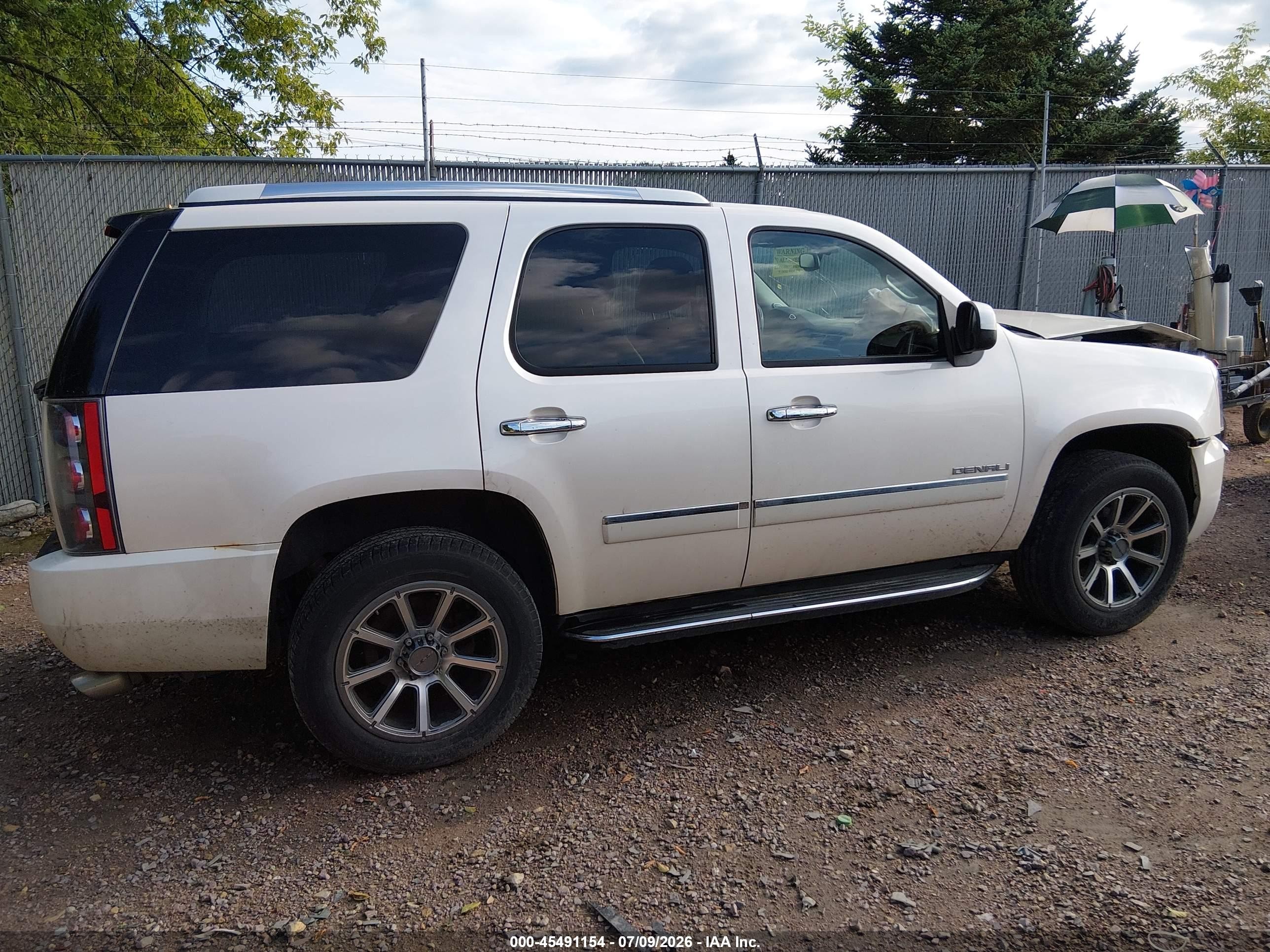 2012 Gmc Yukon Denali White vin: 1GKS2EEF1CR283140
