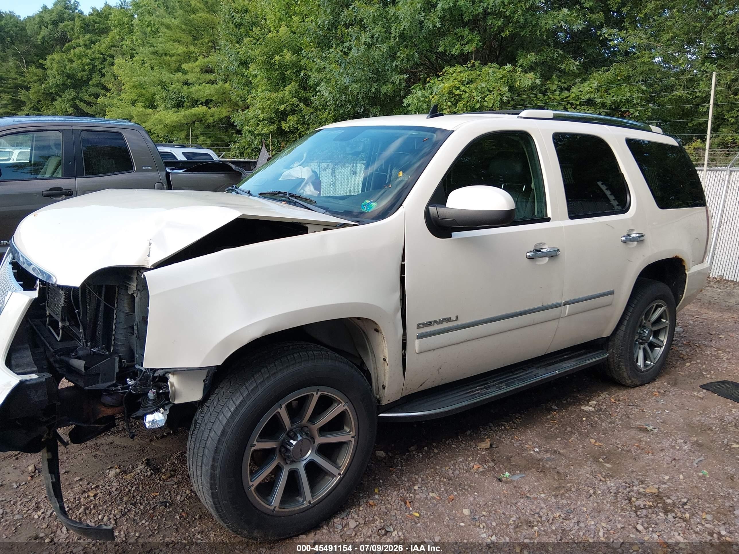 2012 Gmc Yukon Denali White vin: 1GKS2EEF1CR283140