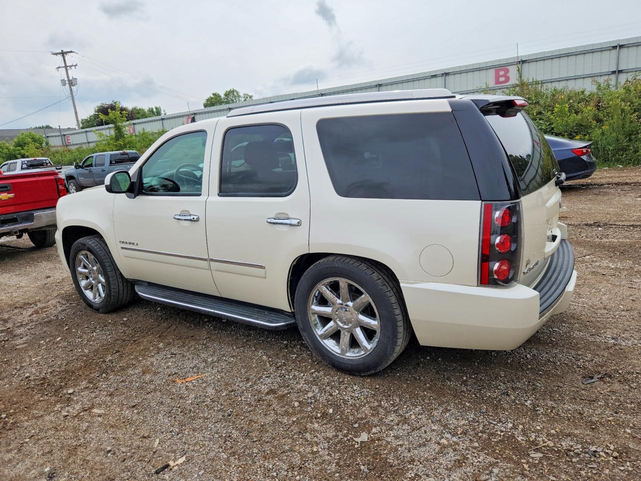 2013 Gmc Yukon Denali White vin: 1GKS2EEF1DR341975