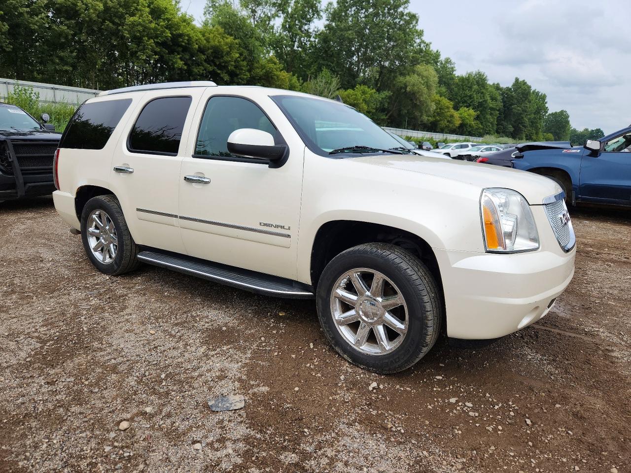 2013 Gmc Yukon Denali White vin: 1GKS2EEF1DR341975