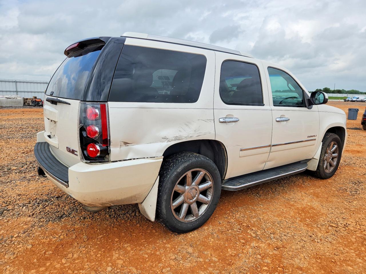 2011 Gmc Yukon Denali White vin: 1GKS2EEF2BR214200