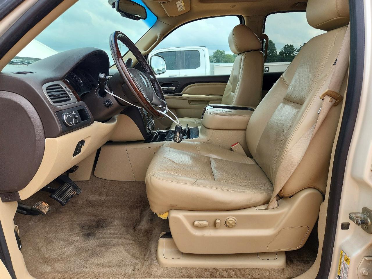 2011 Gmc Yukon Denali White vin: 1GKS2EEF2BR214200