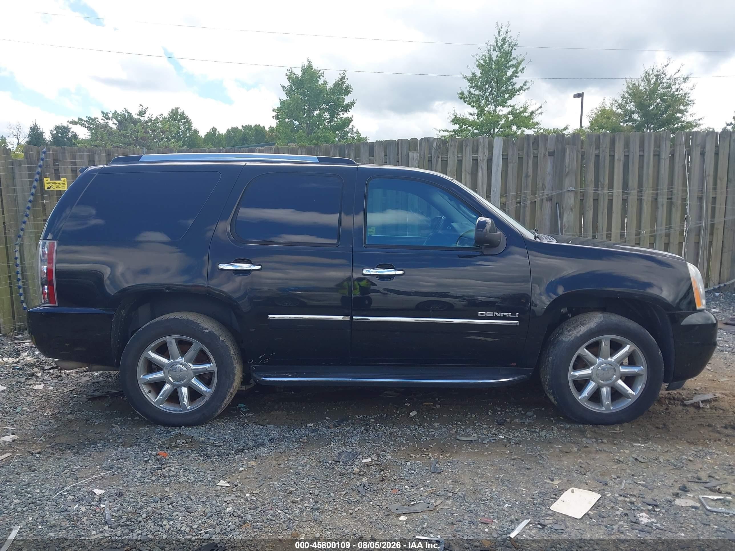 2011 Gmc Yukon Denali Black vin: 1GKS2EEF2BR308352