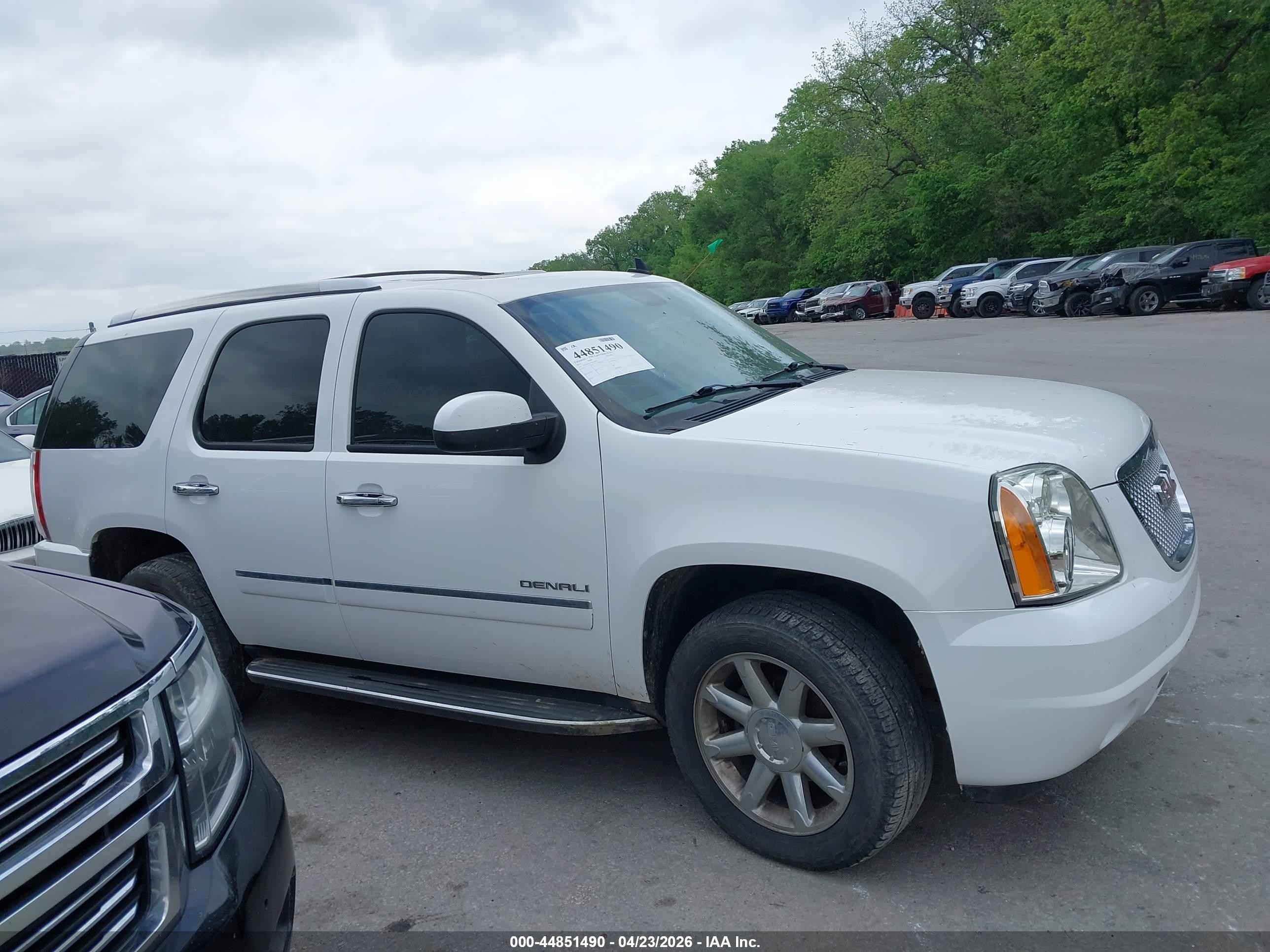 2012 Gmc Yukon Denali White vin: 1GKS2EEF2CR314640