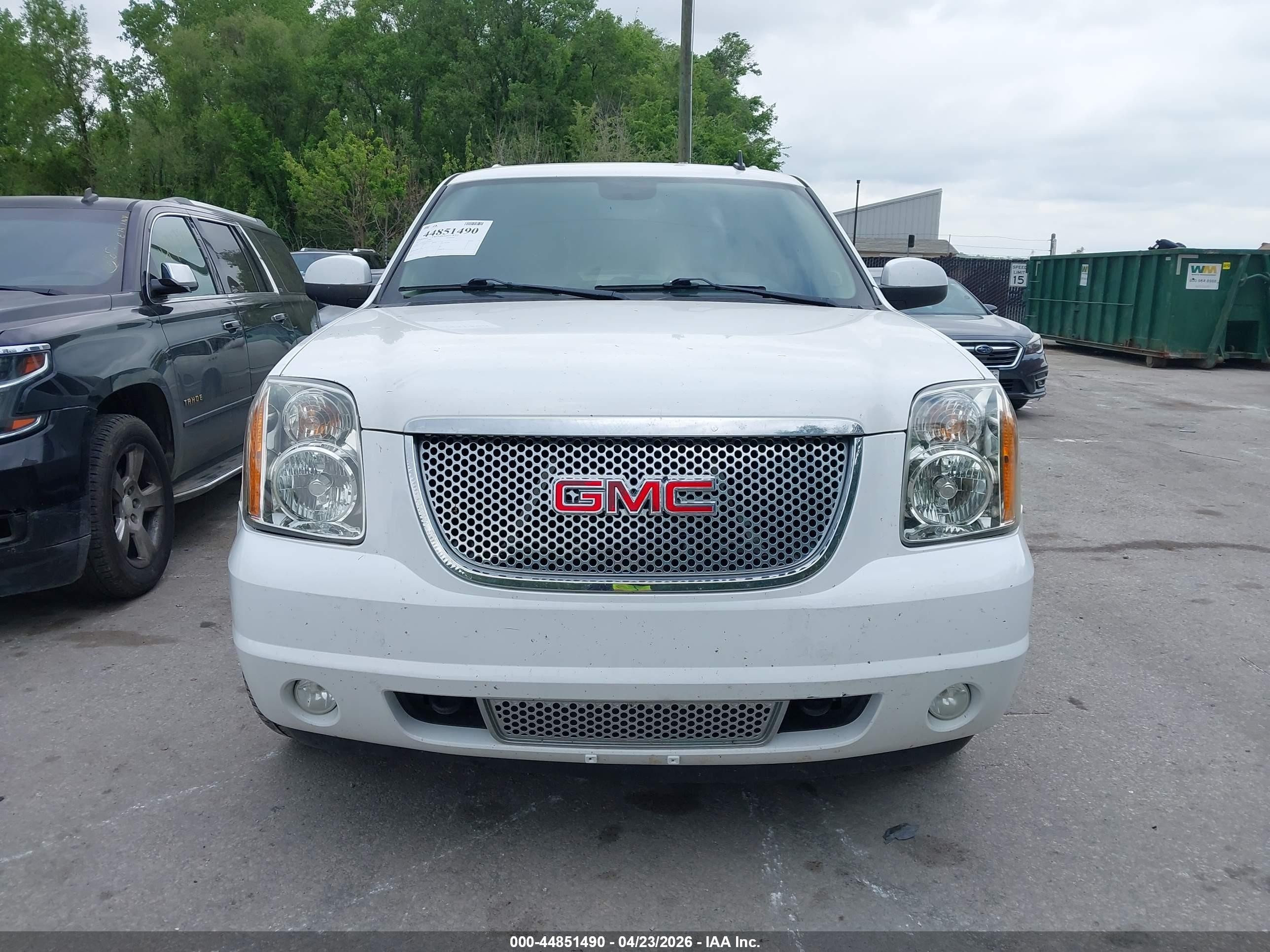 2012 Gmc Yukon Denali White vin: 1GKS2EEF2CR314640