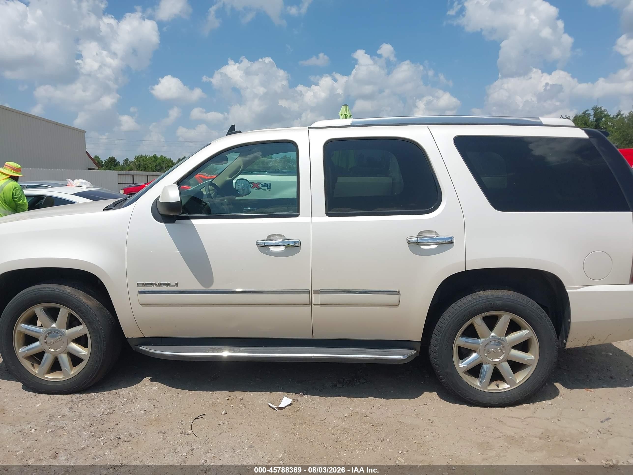 2012 Gmc Yukon Denali White vin: 1GKS2EEF2CR325007
