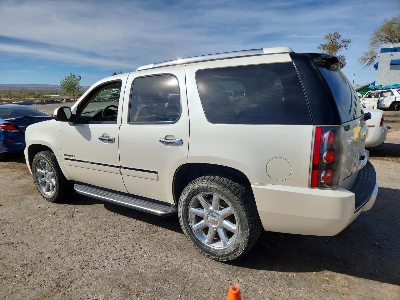 2013 Gmc Yukon Denali White vin: 1GKS2EEF2DR215799