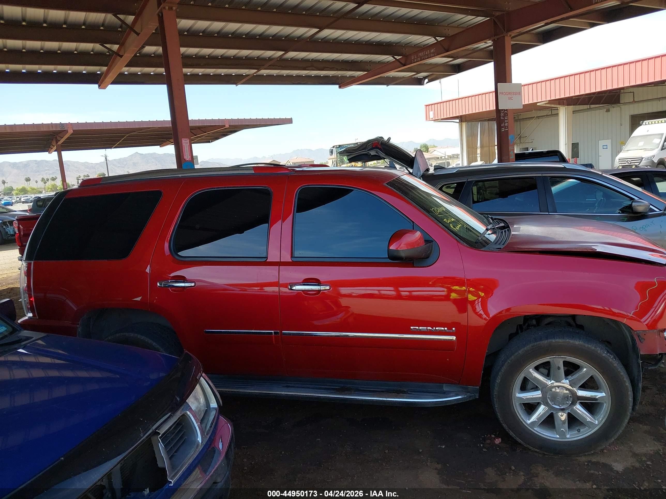 2013 Gmc Yukon Denali Red vin: 1GKS2EEF2DR312405