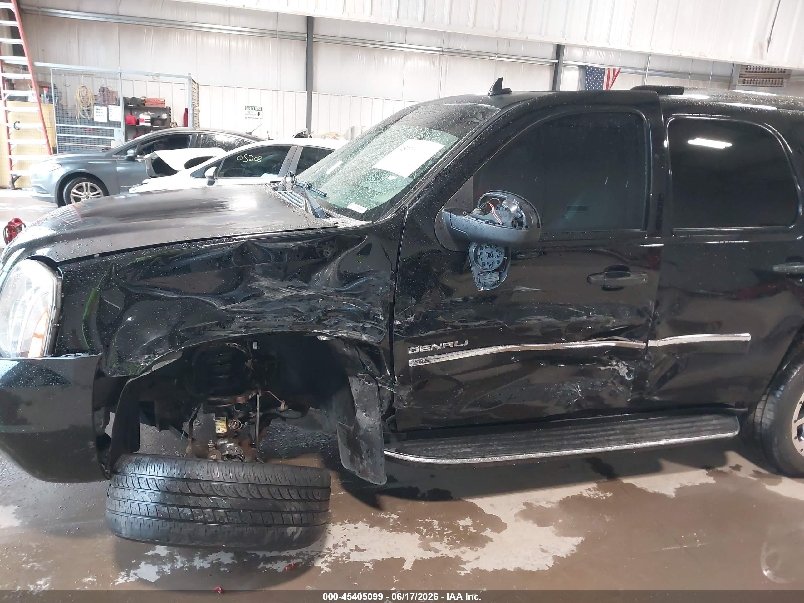 2013 Gmc Yukon Denali Black vin: 1GKS2EEF2DR318575
