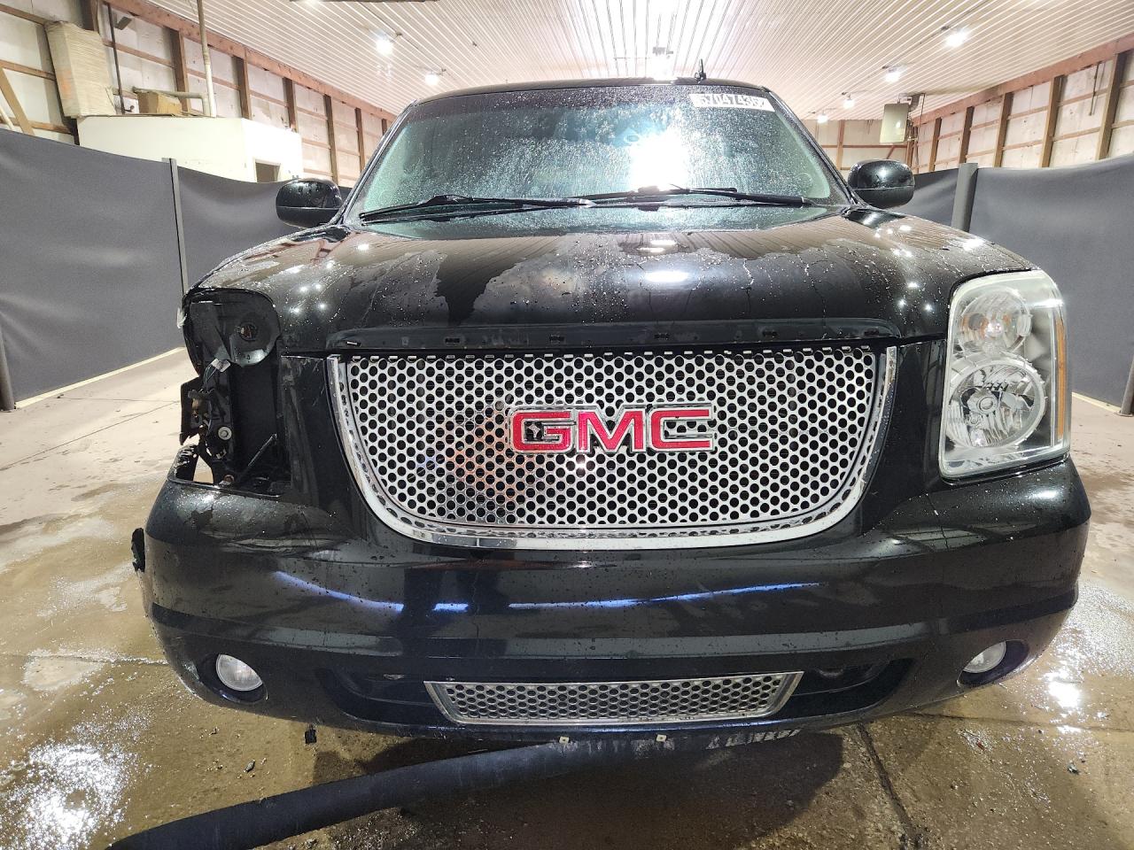 2013 Gmc Yukon Denali Black vin: 1GKS2EEF2DR329950 Damage: Hood, Dent(S) W/ Paint Dmg, 1 To 2 Inches
