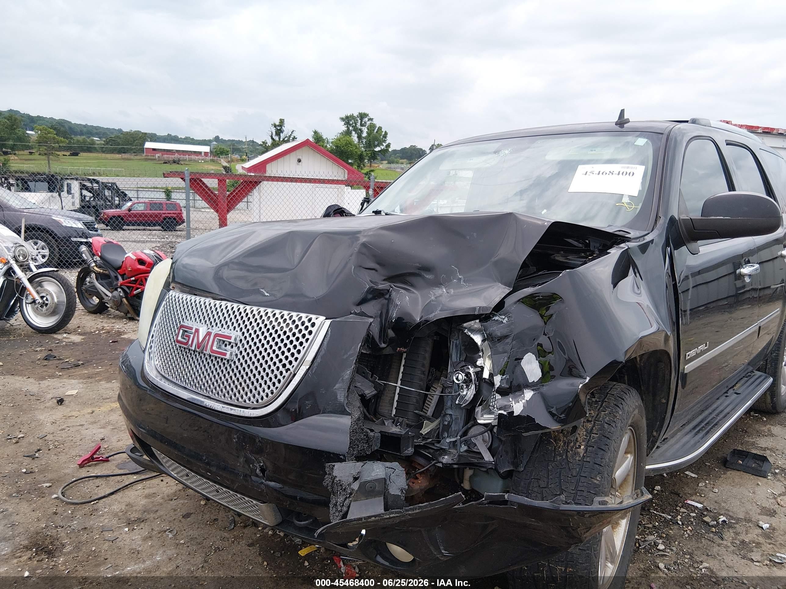 2011 Gmc Yukon Denali Black vin: 1GKS2EEF3BR168036