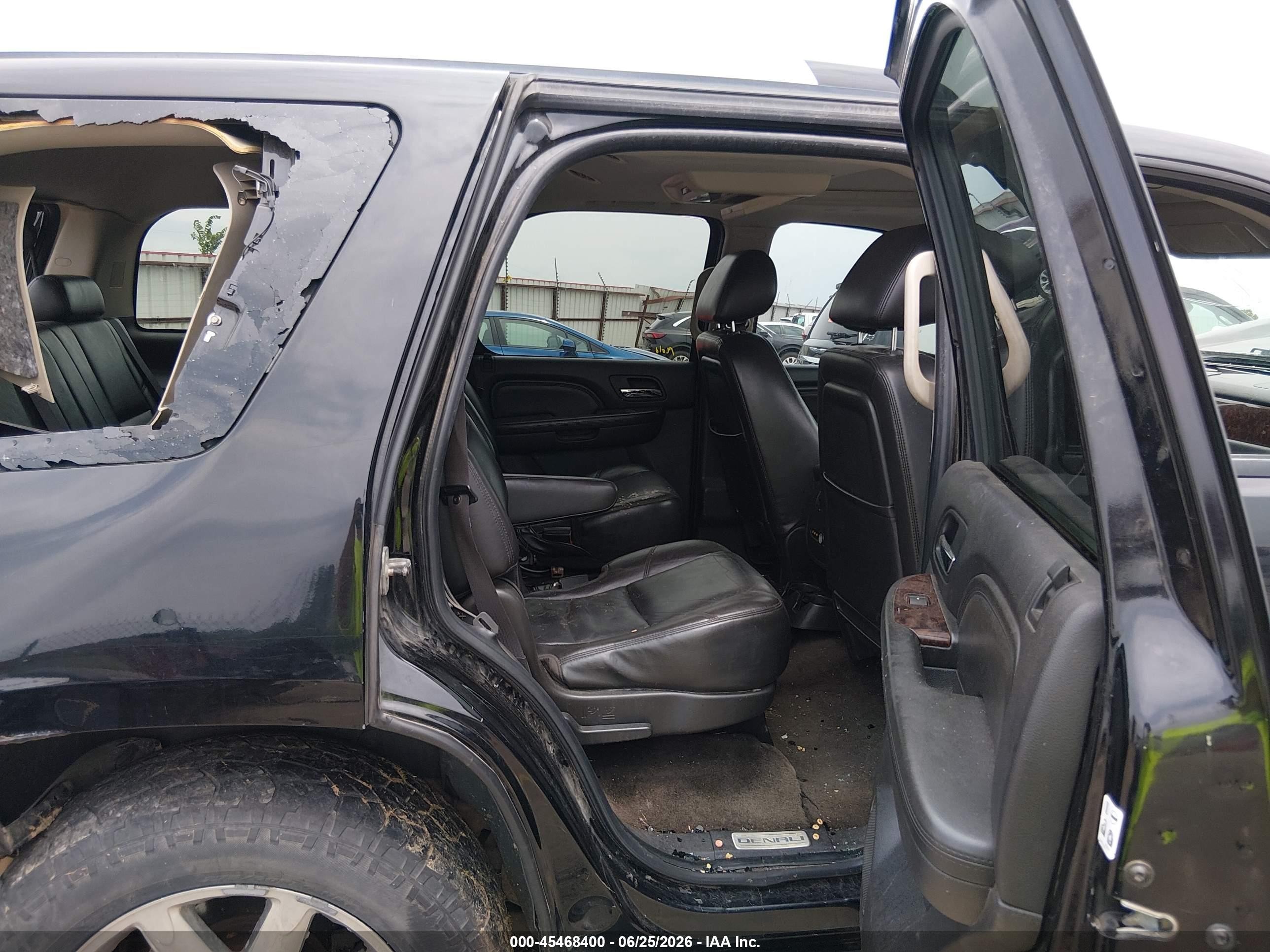 2011 Gmc Yukon Denali Black vin: 1GKS2EEF3BR168036